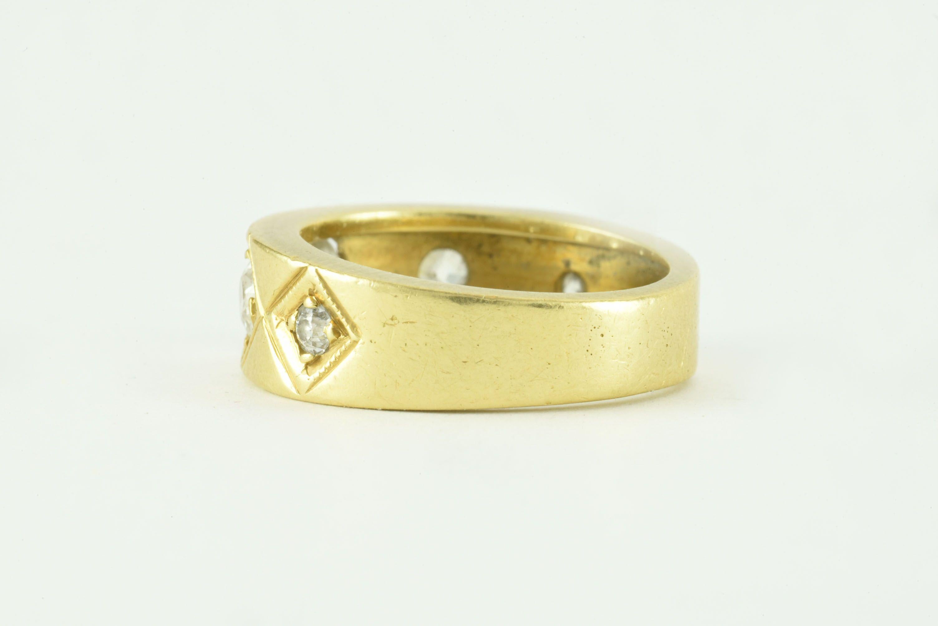 Retro Vintage Five Diamond and 18kt Yellow Gold Gipsy Ring For Sale
