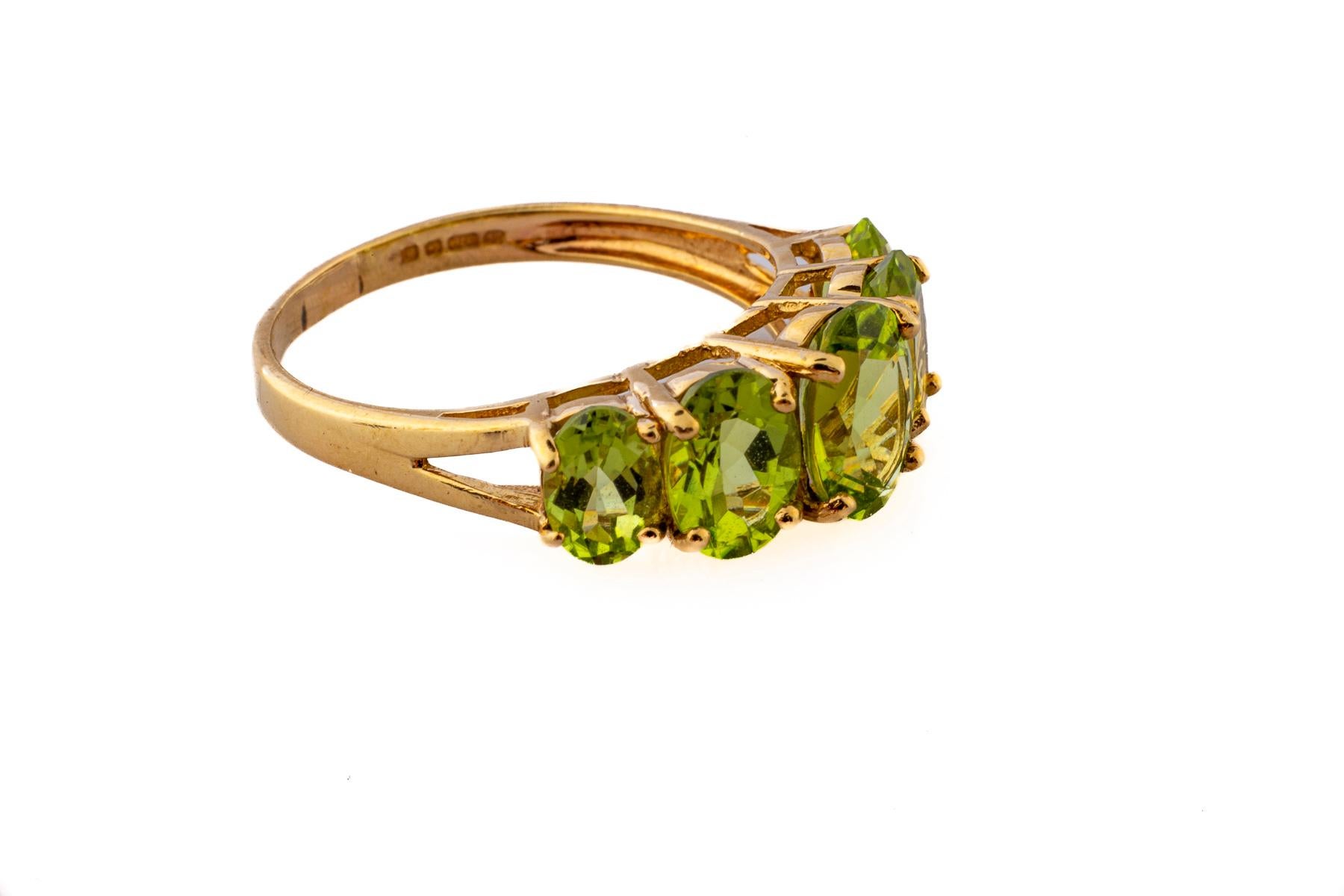 Women's or Men's Vintage Five Stone Peridot Ring c. 1970 For Sale