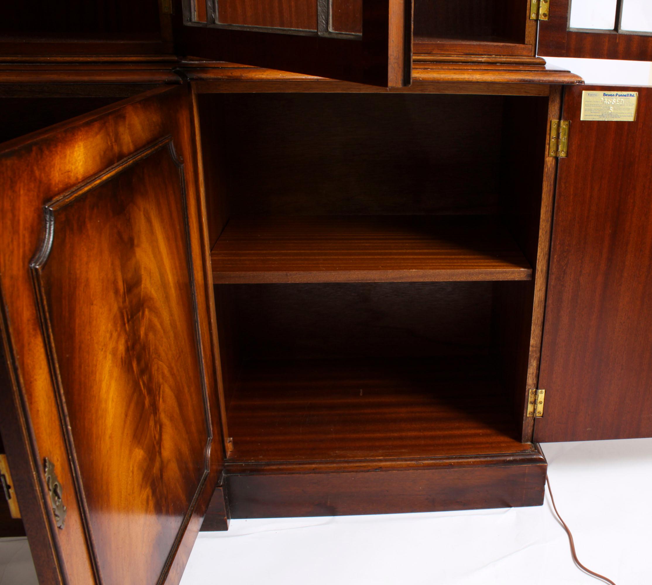 Bibliothèque/meuble d'exposition vintage en acajou flamboyant du 20ème siècle en vente 10