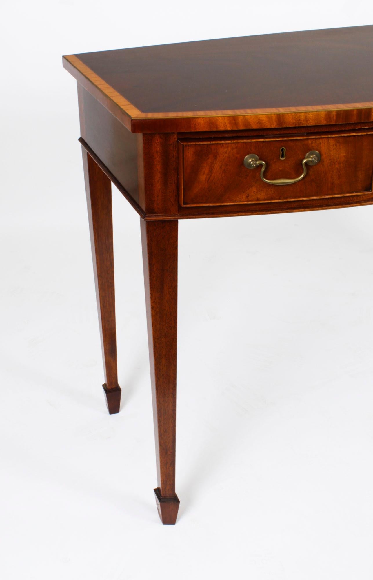 Vintage Flame Mahogany Console Serving Table William Tillman, 20th Century 3