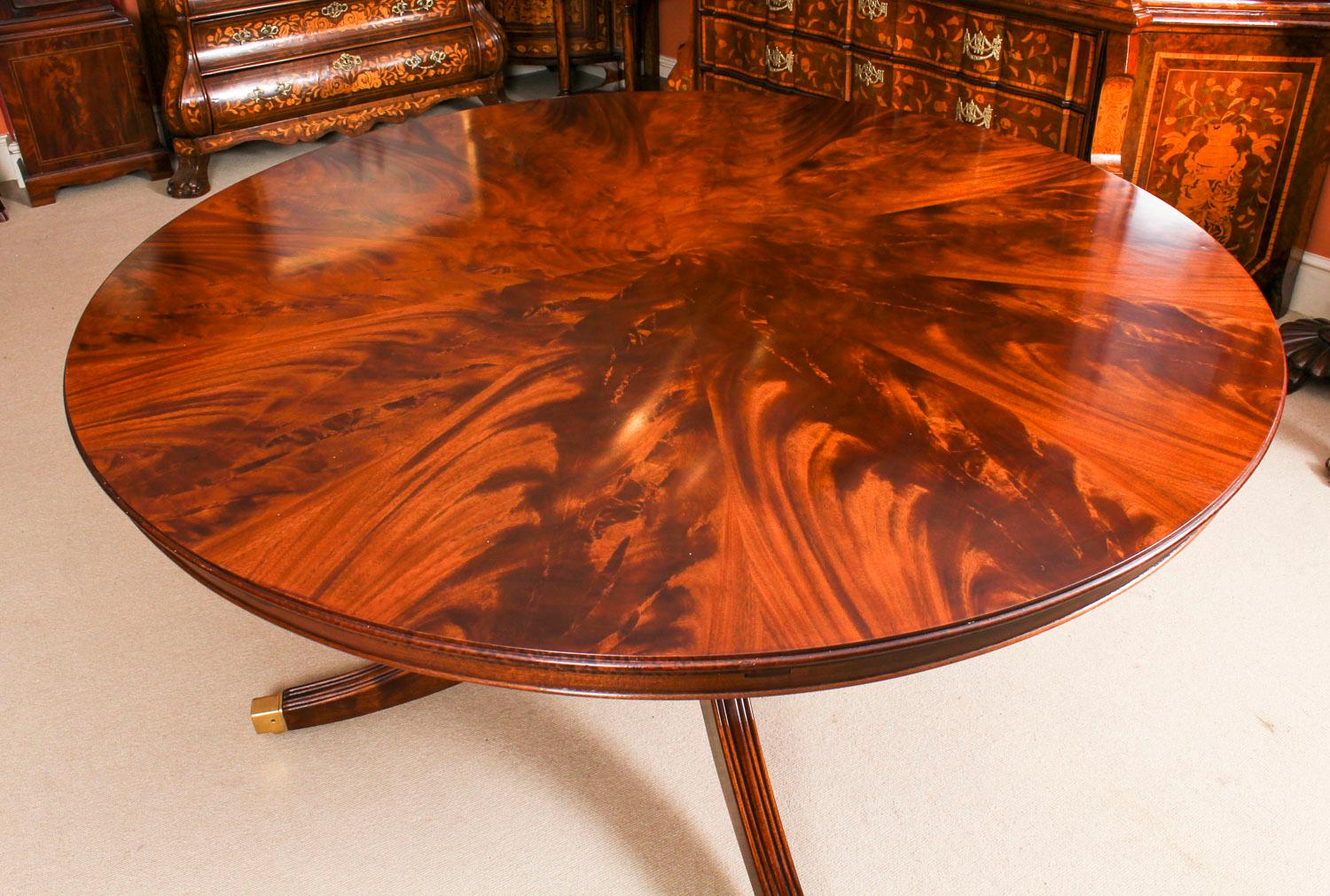 Vintage Flame Mahogany Jupe Dining Table, Mid-20th Century 11