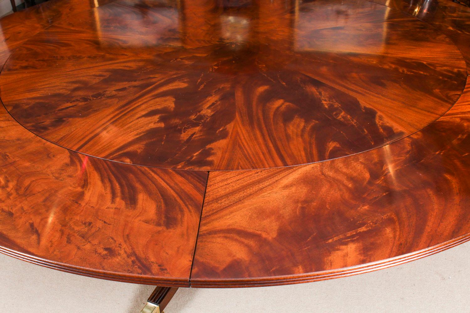 Vintage Flame Mahogany Jupe Dining Table, Mid-20th Century In Good Condition In London, GB