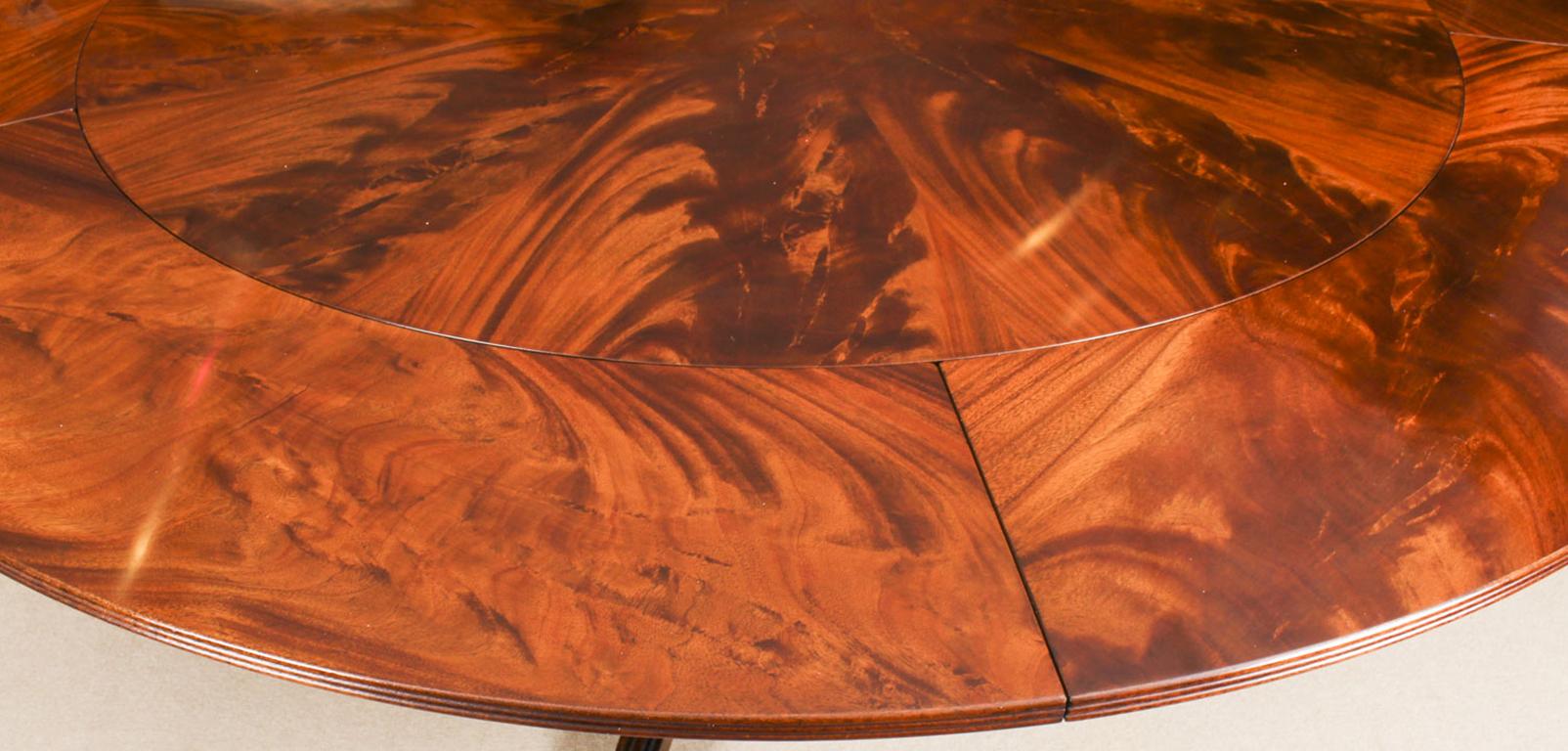 Vintage Flame Mahogany Jupe Dining Table, Mid-20th Century 4