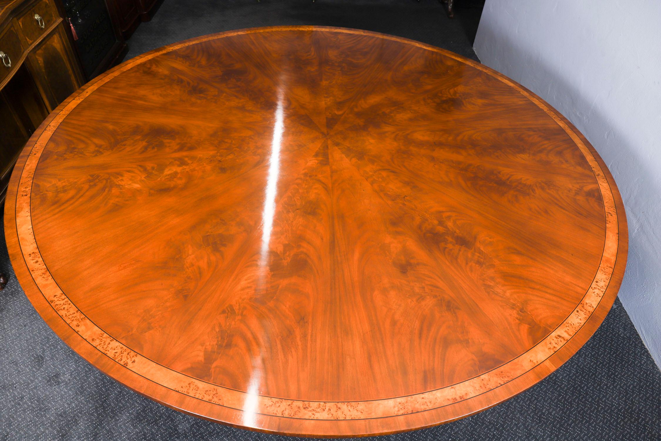Vintage Flame Mahogany Regency Revival Dining Table Mid 20th Century For Sale 4