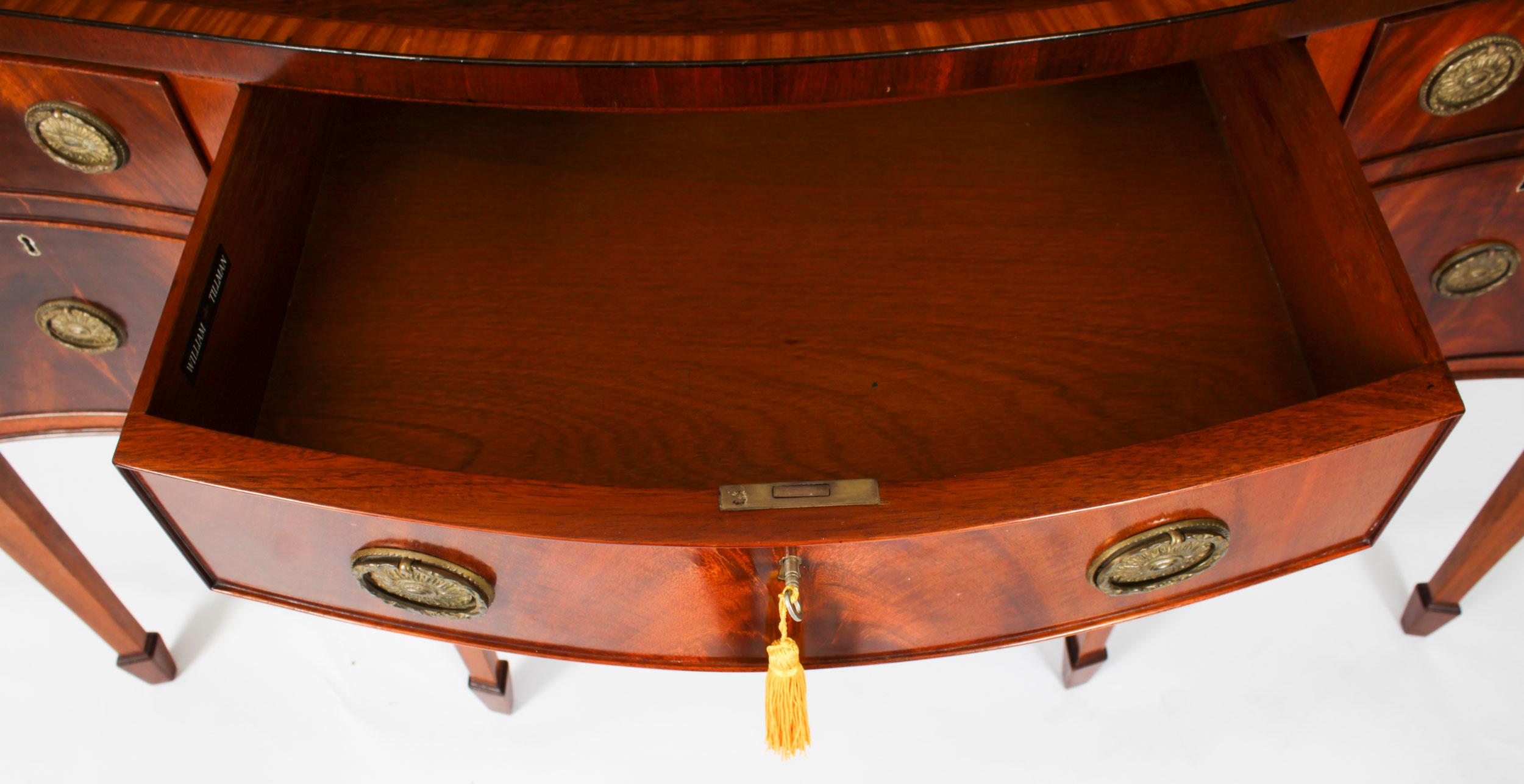 Credenza Sheraton d'epoca in mogano fiammato di William Tillman XX secolo in vendita 7