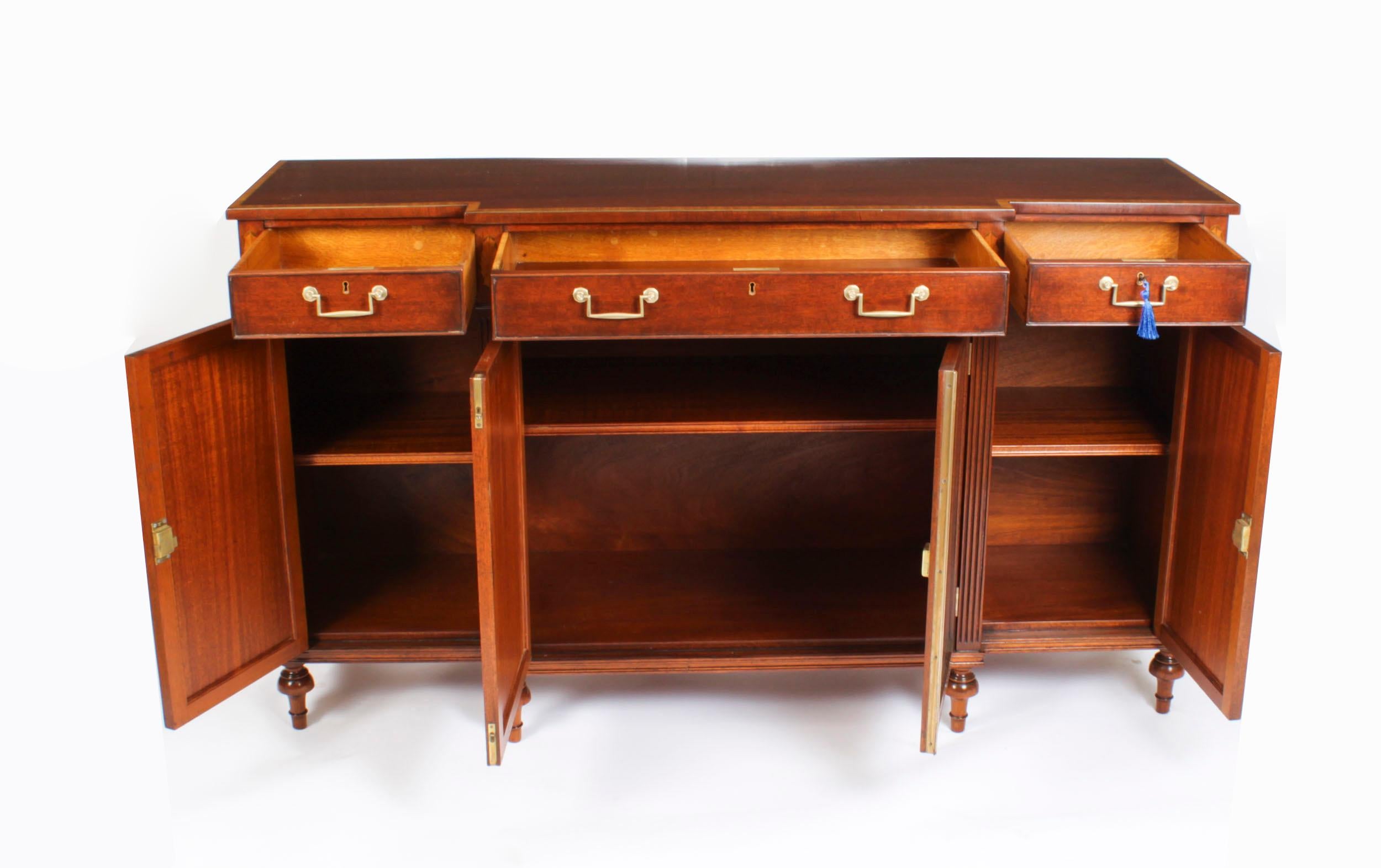 Vintage Flame Mahogany Sideboard by William Tillman, 20th Century For Sale 5