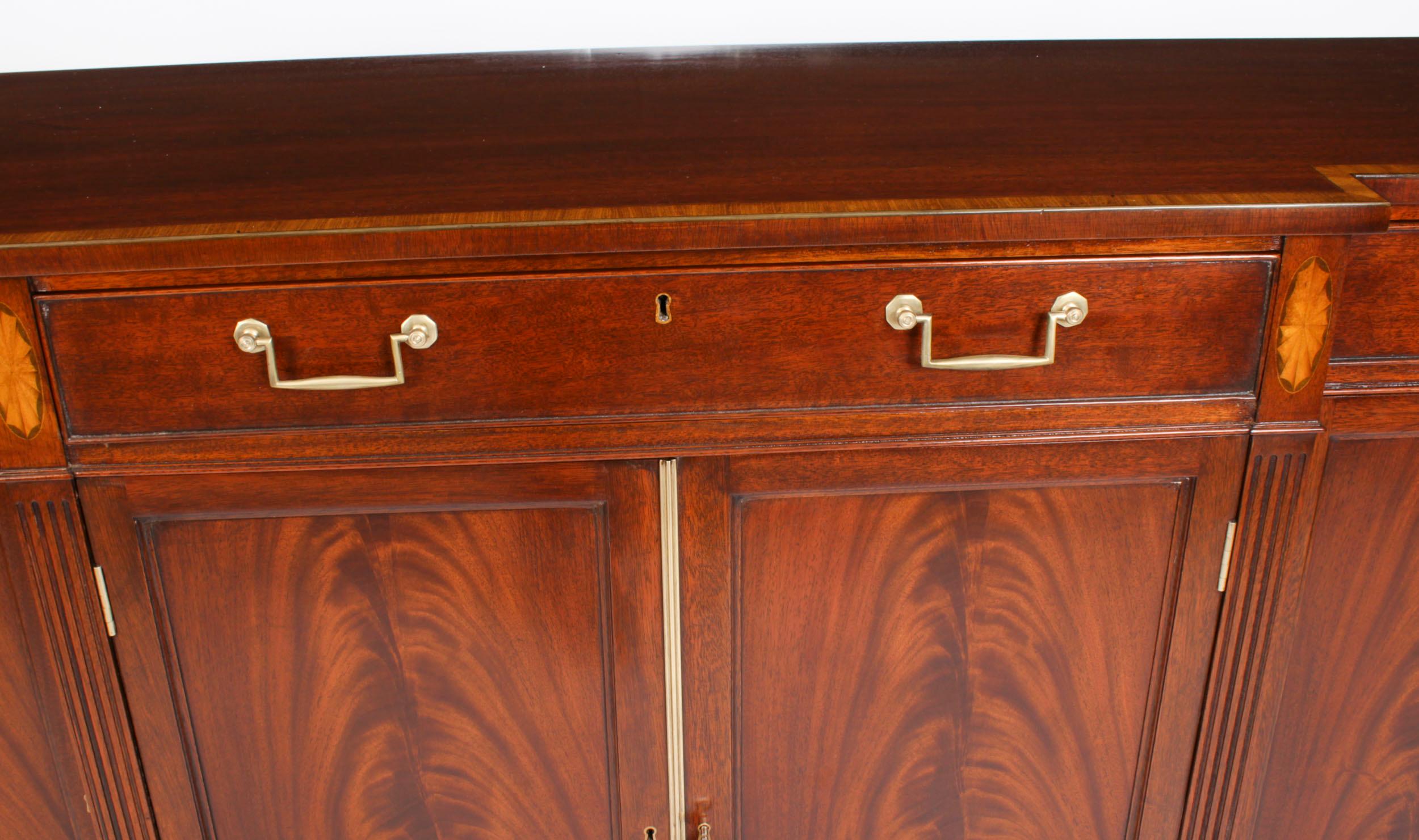 Vintage Flame Mahogany Sideboard by William Tillman, 20th Century In Good Condition For Sale In London, GB