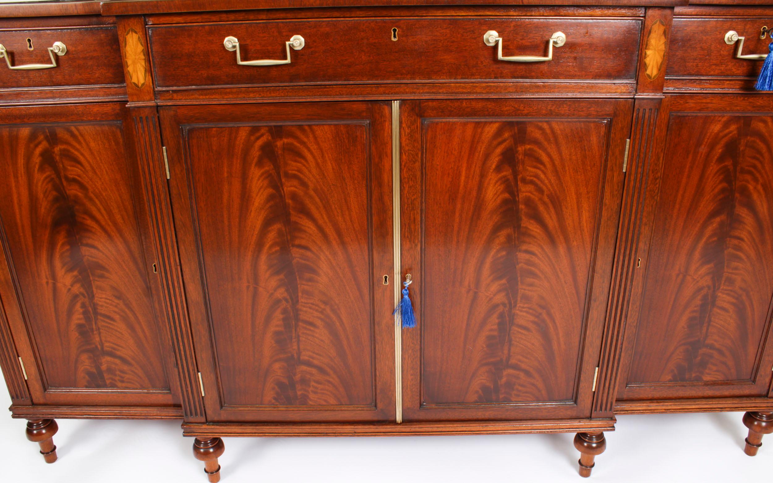 Vintage Flame Mahogany Sideboard by William Tillman, 20th Century For Sale 2