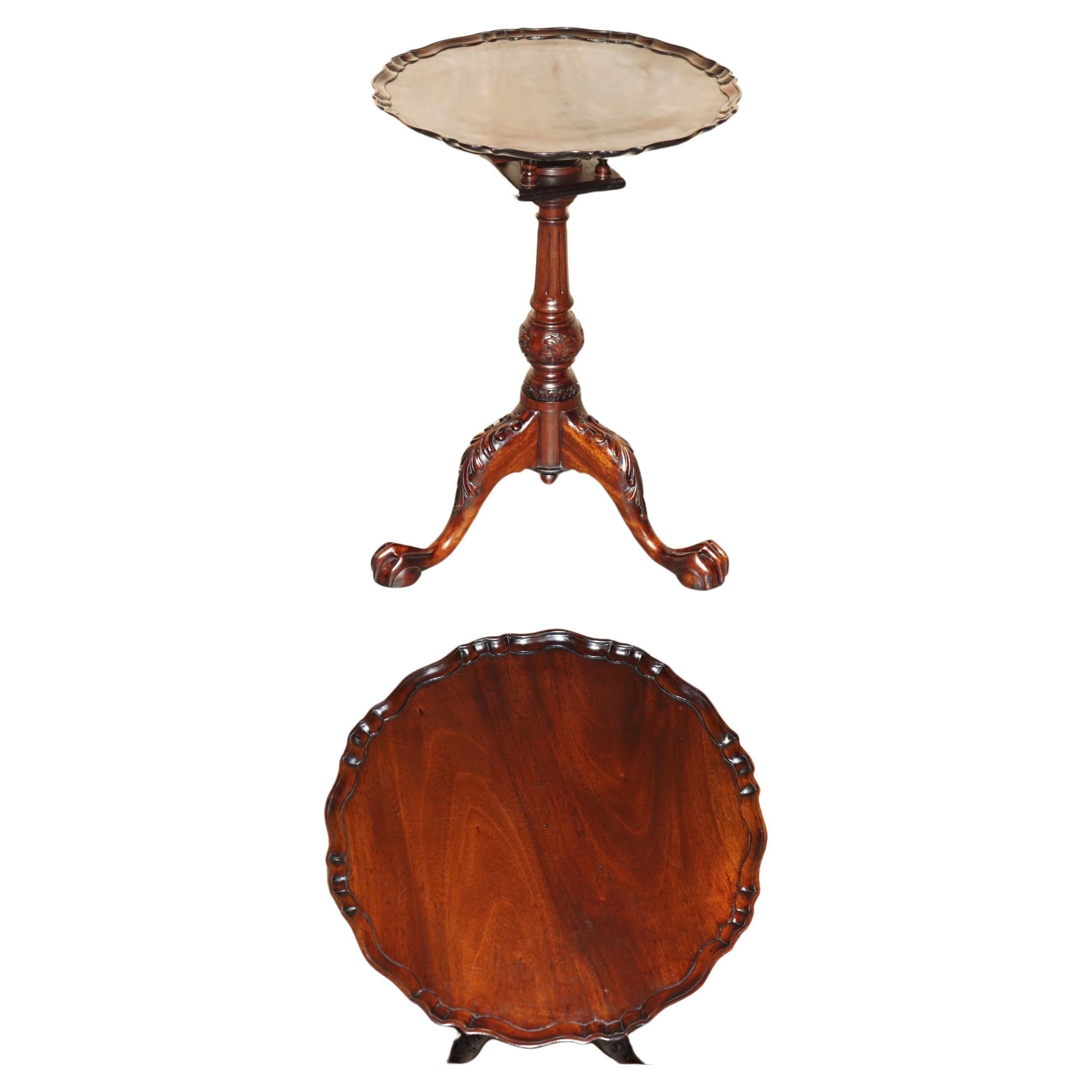 VINTAGE FLAMED HARDWOOD THOMAS CHiPPENDALE CLAW & BALL TRIPOD TABLE ROTATING TOP For Sale