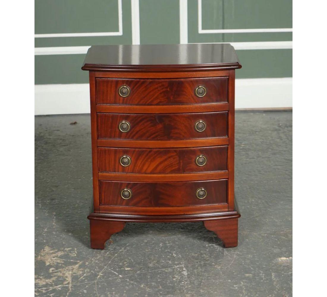 Hand-Crafted Vintage Flamed Mahogany Georgian Style Chest of Drawers End Lamp Table For Sale