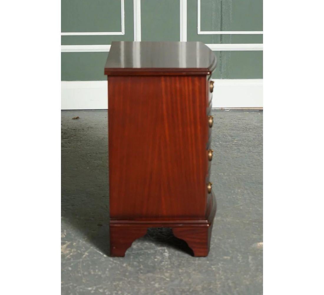 Hardwood Vintage Flamed Mahogany Georgian Style Chest of Drawers End Lamp Table For Sale