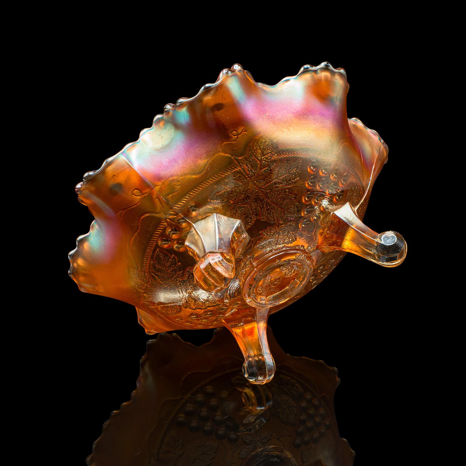 Piatto Potpourri svasato d'epoca, inglese, vetro lustro di Carnevale, ciotola Bonbon, 1950 in vendita 3