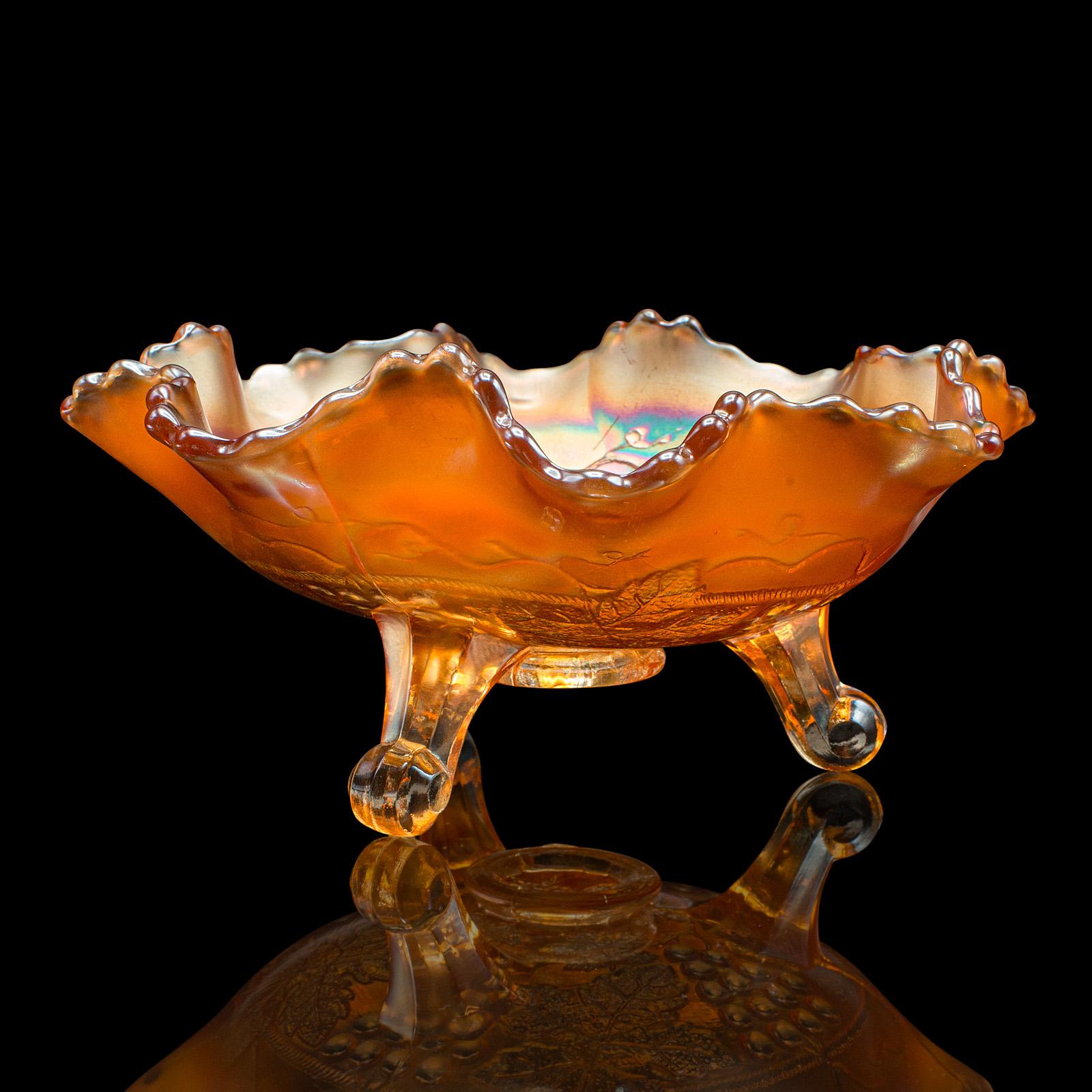 XX secolo Piatto Potpourri svasato d'epoca, inglese, vetro lustro di Carnevale, ciotola Bonbon, 1950 in vendita