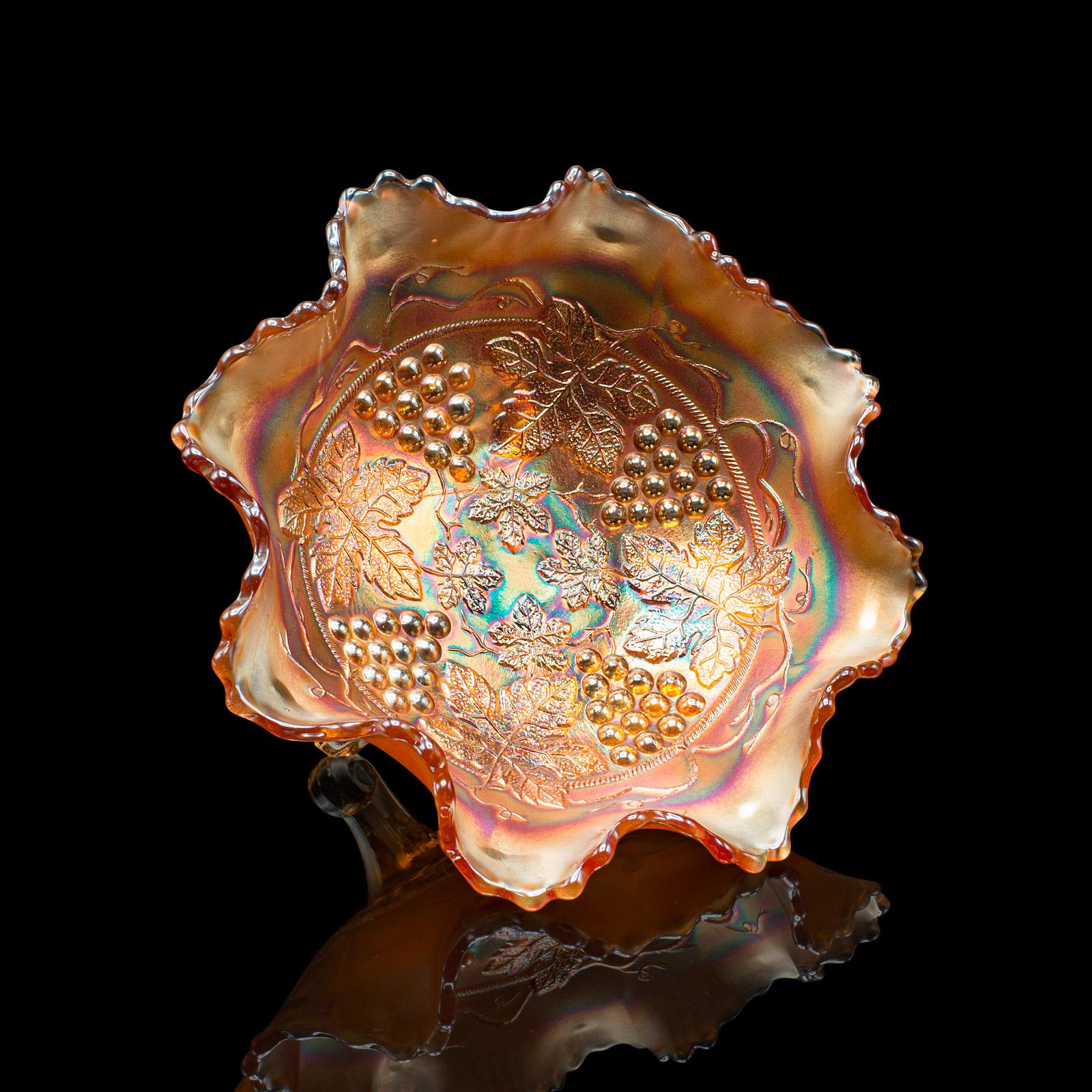 Vetro Piatto Potpourri svasato d'epoca, inglese, vetro lustro di Carnevale, ciotola Bonbon, 1950 in vendita