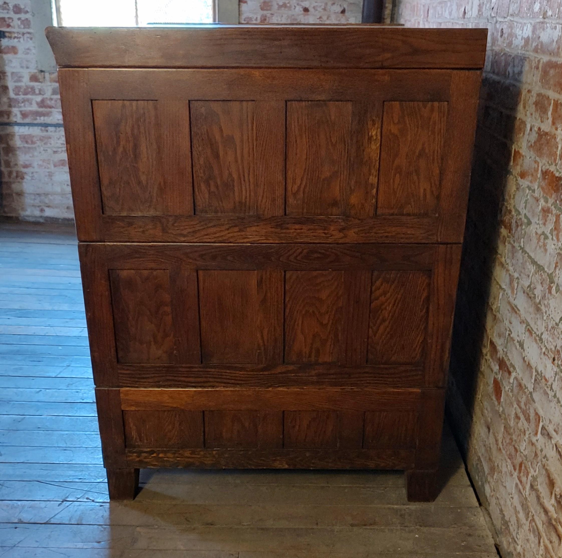 Vintage Flat File Cabinet In Good Condition In Oakville, CT