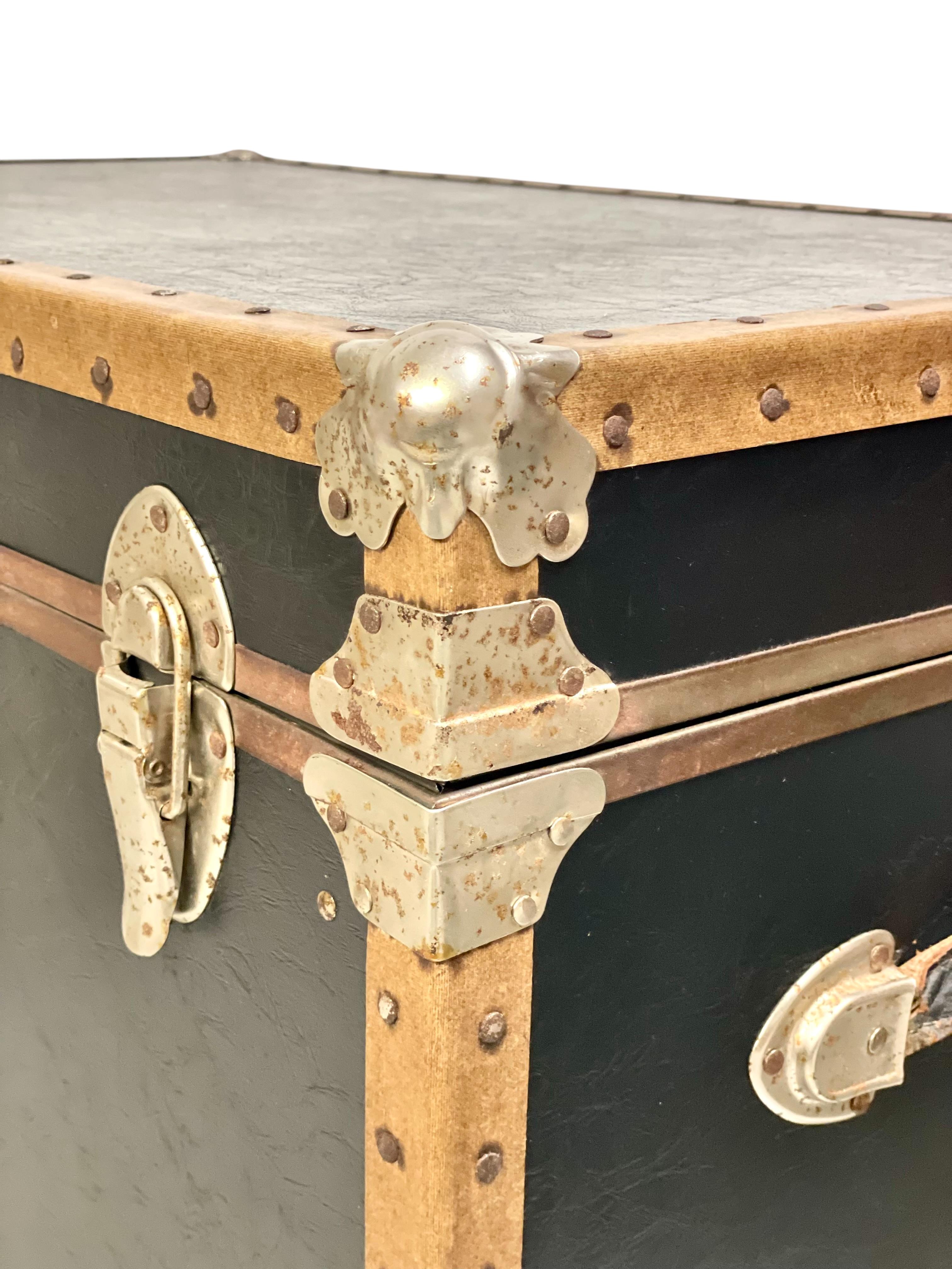 Baule a vapore piatto d'epoca, 20° secolo in vendita 1