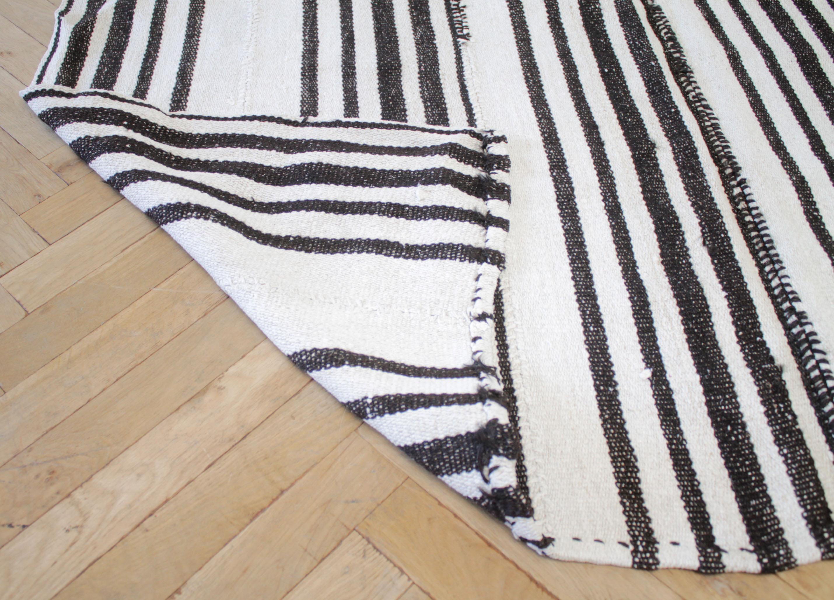 Minimalist Vintage Flat-Weave Hemp Stripe Turkish Rug White with Dark Brown Stripes For Sale