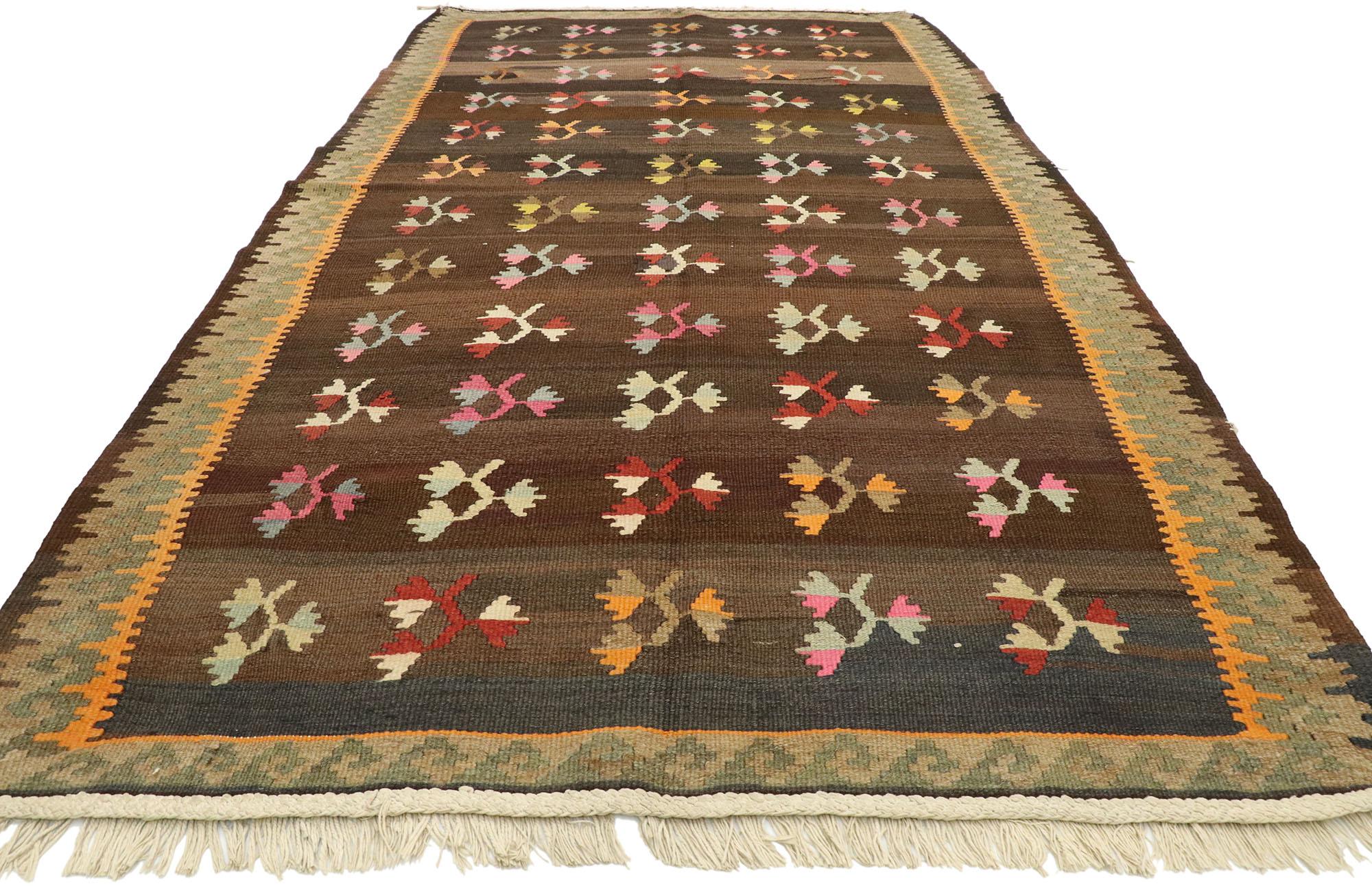 Hand-Woven Vintage Flat-Weave Turkish Floral Kilim Rug with Boho Farmhouse Style For Sale