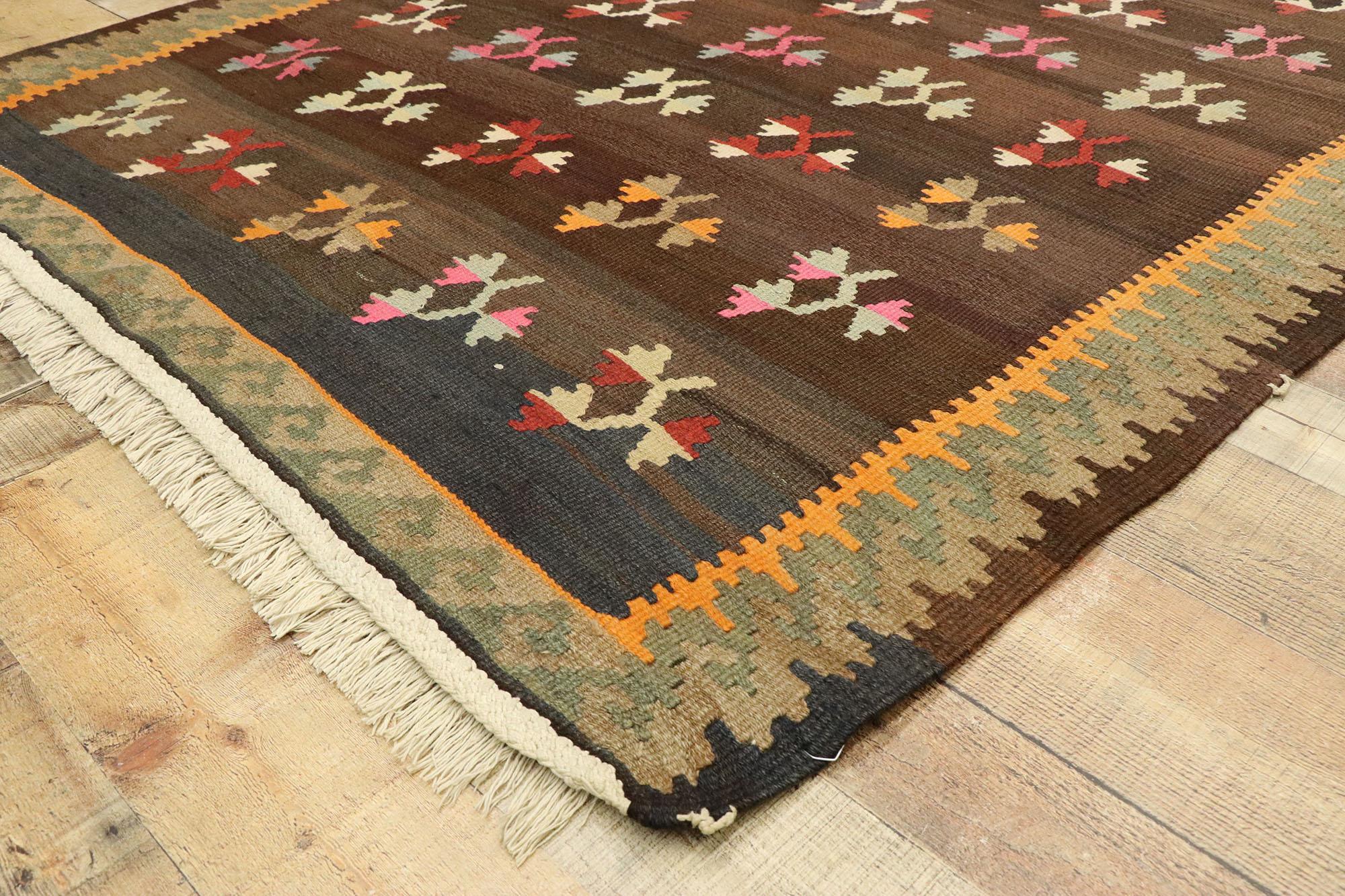 20th Century Vintage Flat-Weave Turkish Floral Kilim Rug with Boho Farmhouse Style For Sale