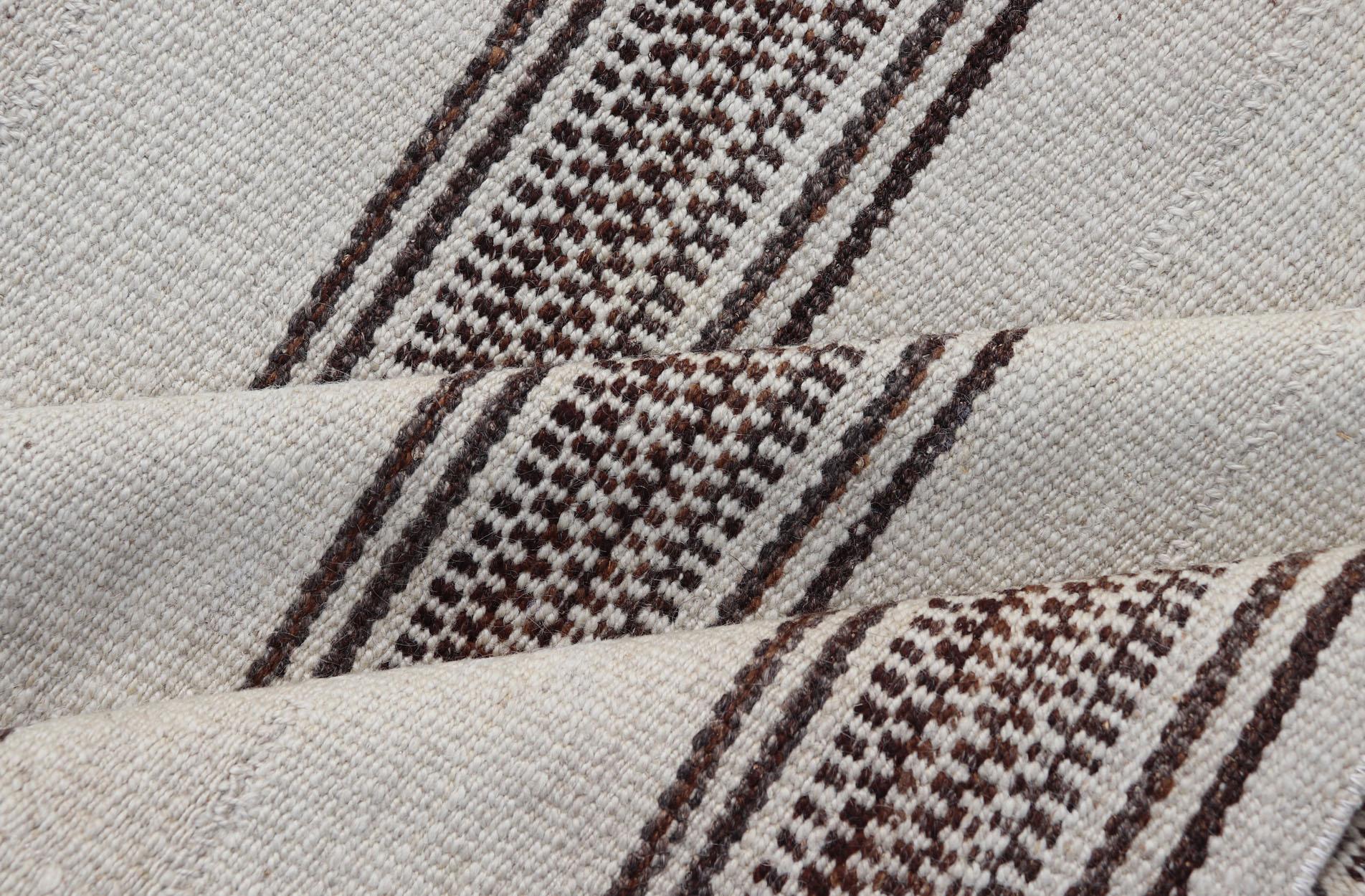 Vintage Flat Weave Turkish Kilim with Stripes in Ivory and Brown  In Good Condition For Sale In Atlanta, GA