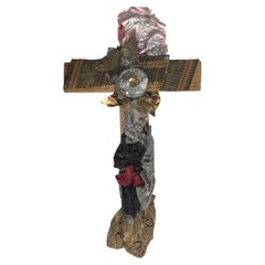 Croce piatta vintage in Wood con decorazioni miste