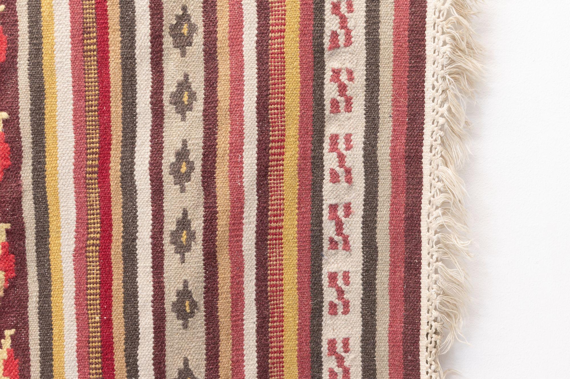 Vintage Flachgewebeteppich im Zustand „Gut“ im Angebot in London, England