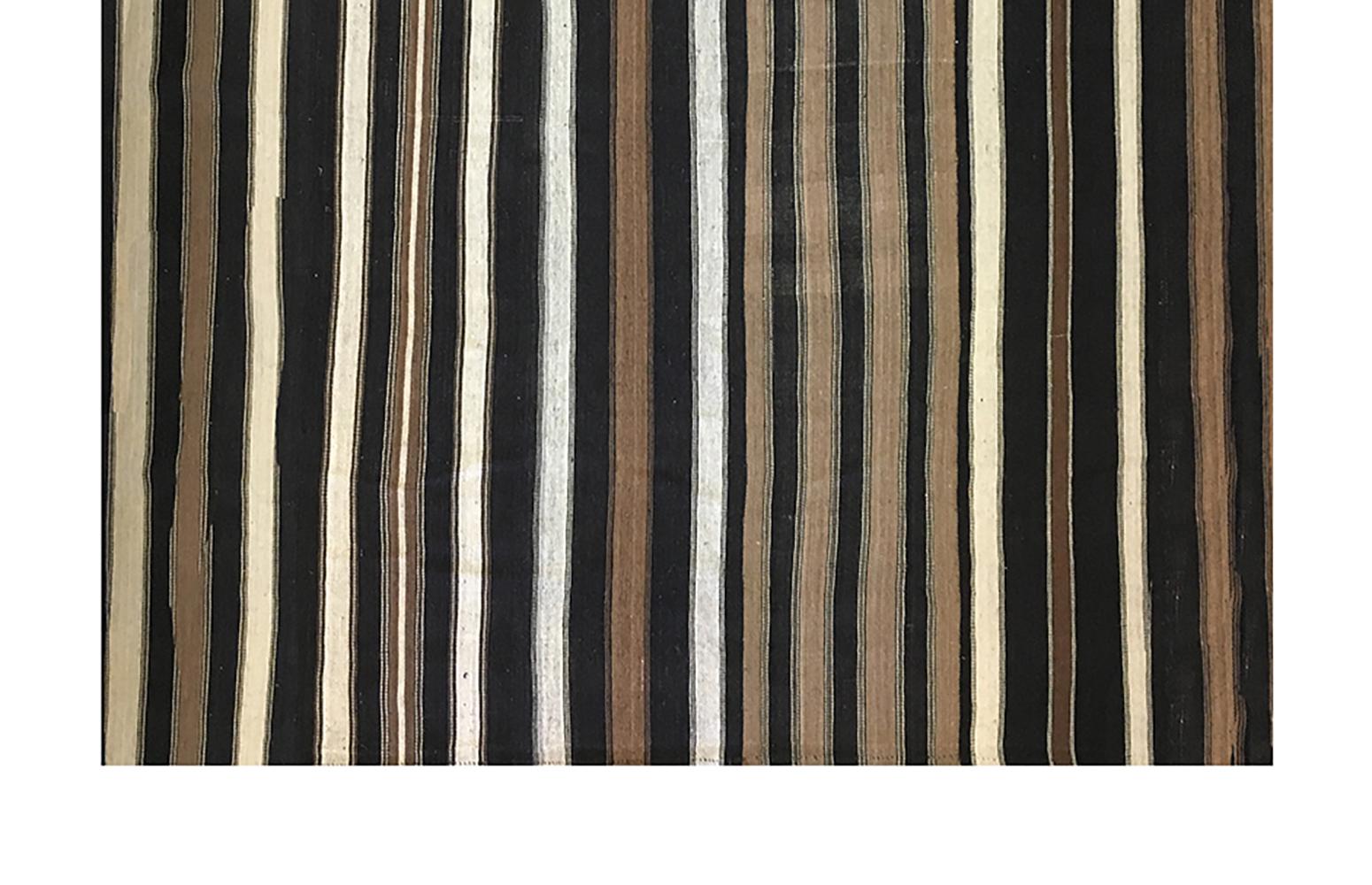 Großer Flachgewebter Vintage-Kelim-Teppich 13'10