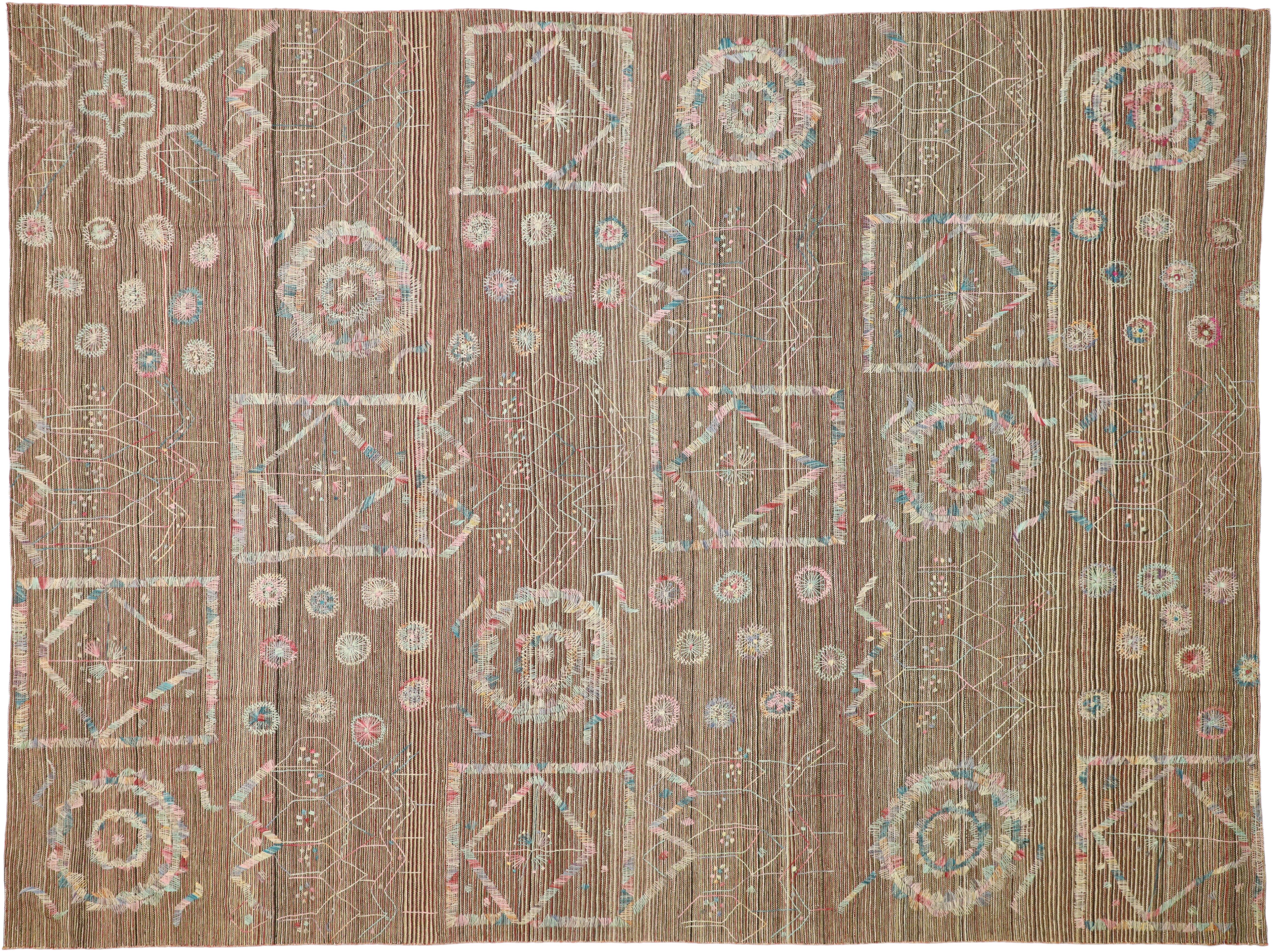 Vintage Flatweave Kilim Rug with Embroidered Suzani Design in Soft Pastel Colors In Good Condition In Dallas, TX