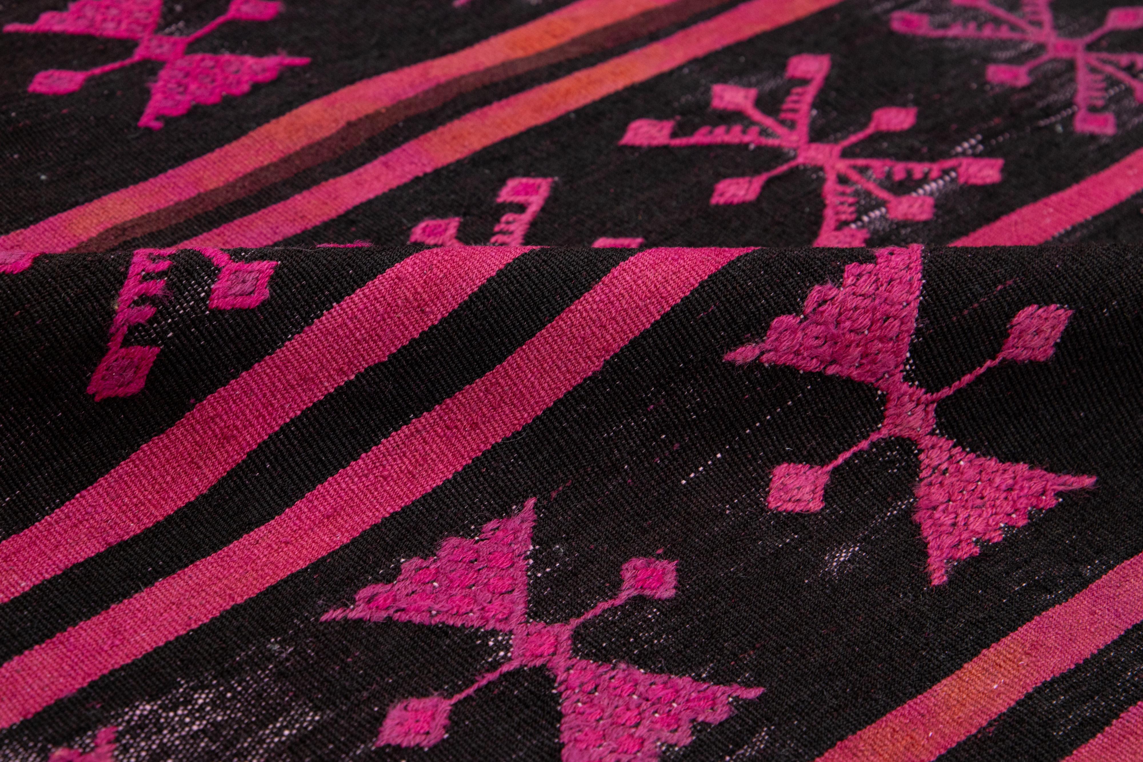 Vintage Flatweave Kilim Wool Rug Geometric In Pink and Brown Color   For Sale 5