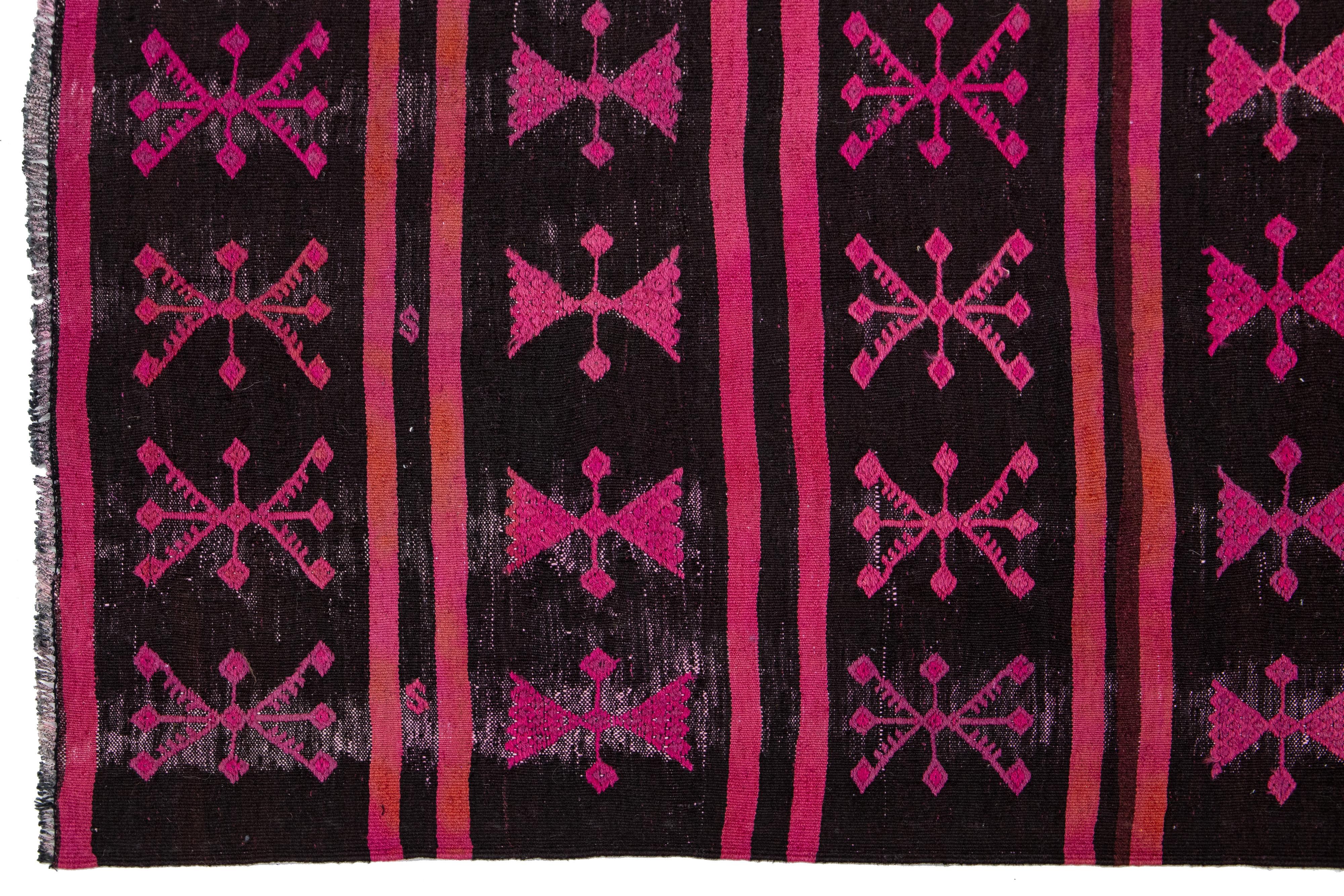 Vintage Flatweave Kilim Wool Rug Geometric In Pink and Brown Color   For Sale 1