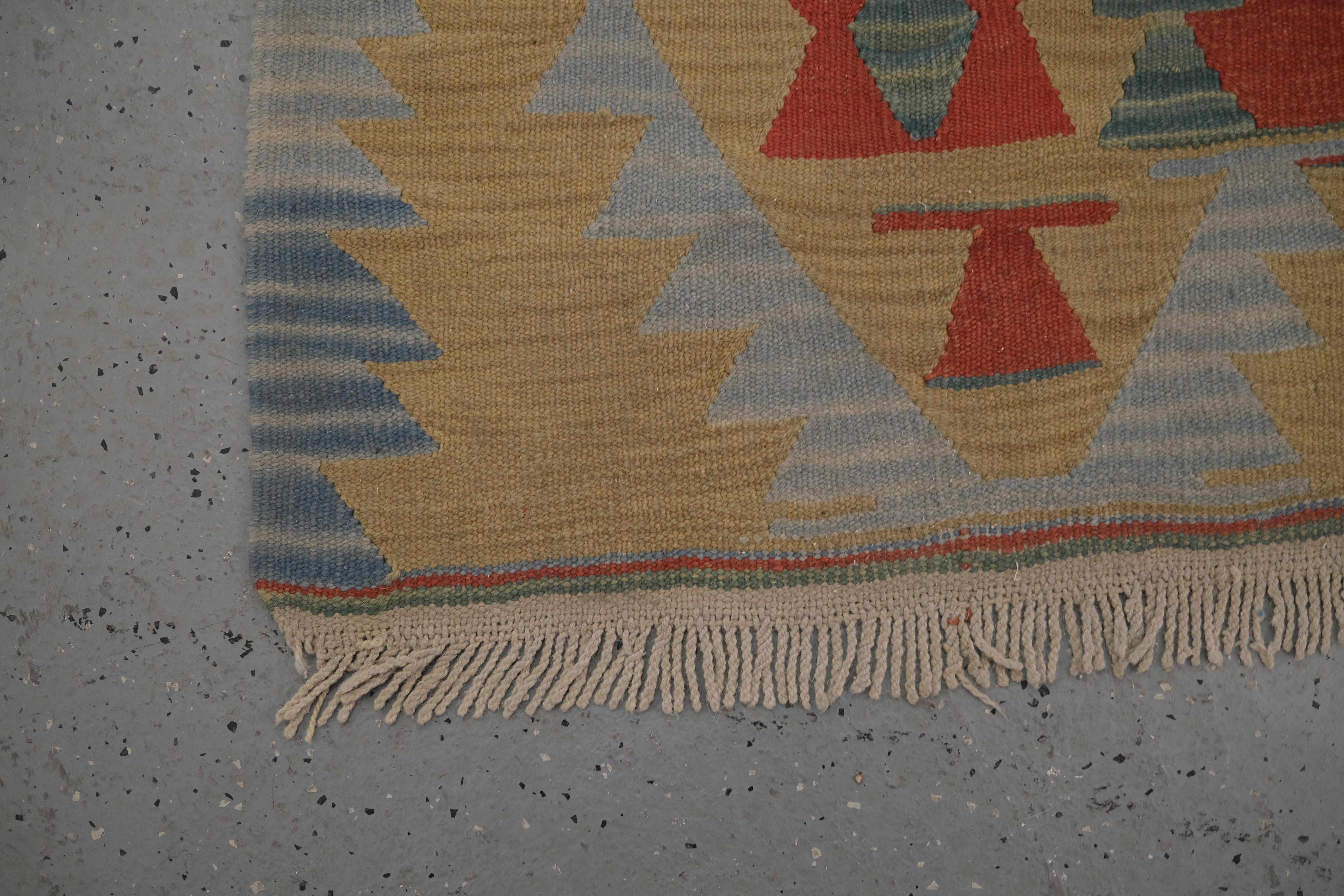 Vintage Flat-Weave Rug In Fair Condition For Sale In Brooklyn, NY