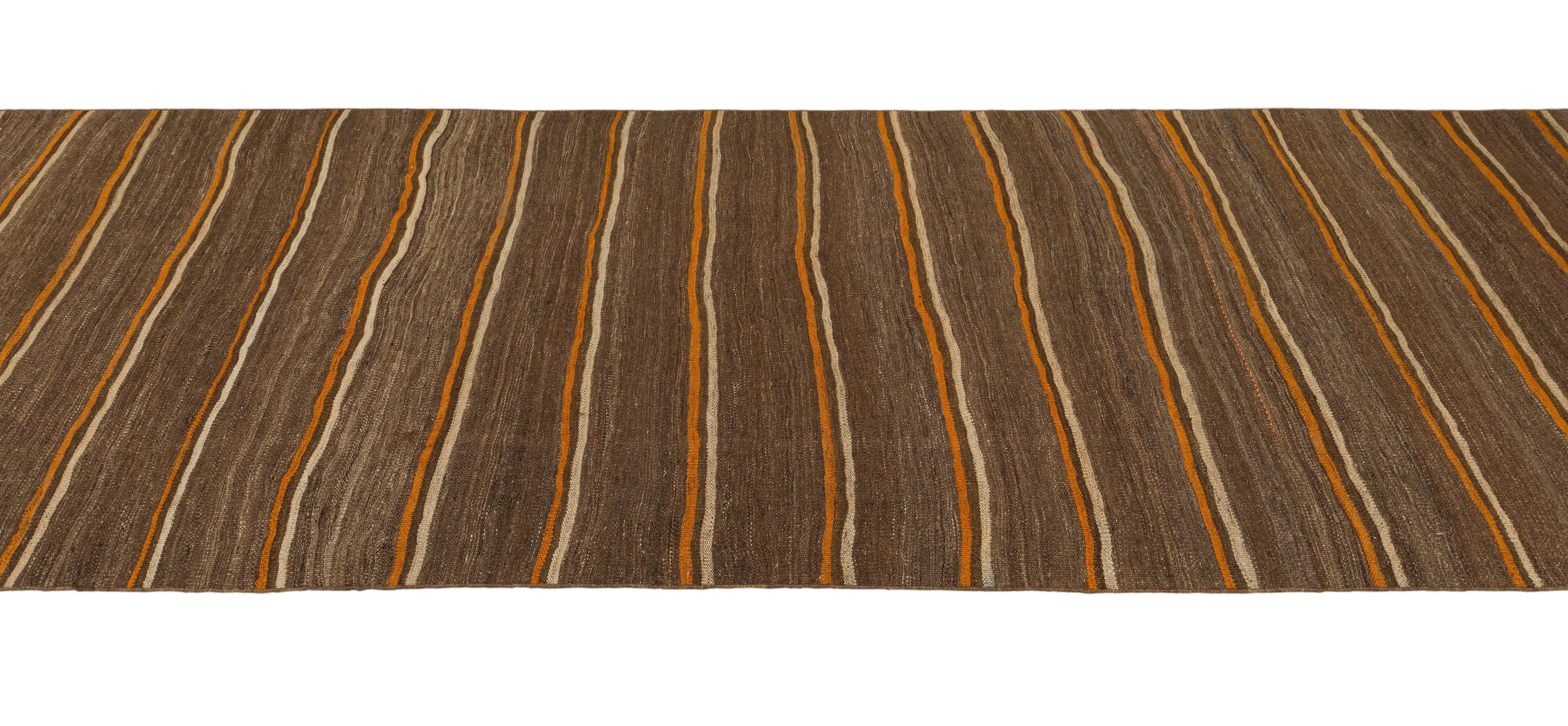 Vintage Flatweave Runner – Timeless Minimalist Craftsmanship For Sale 1