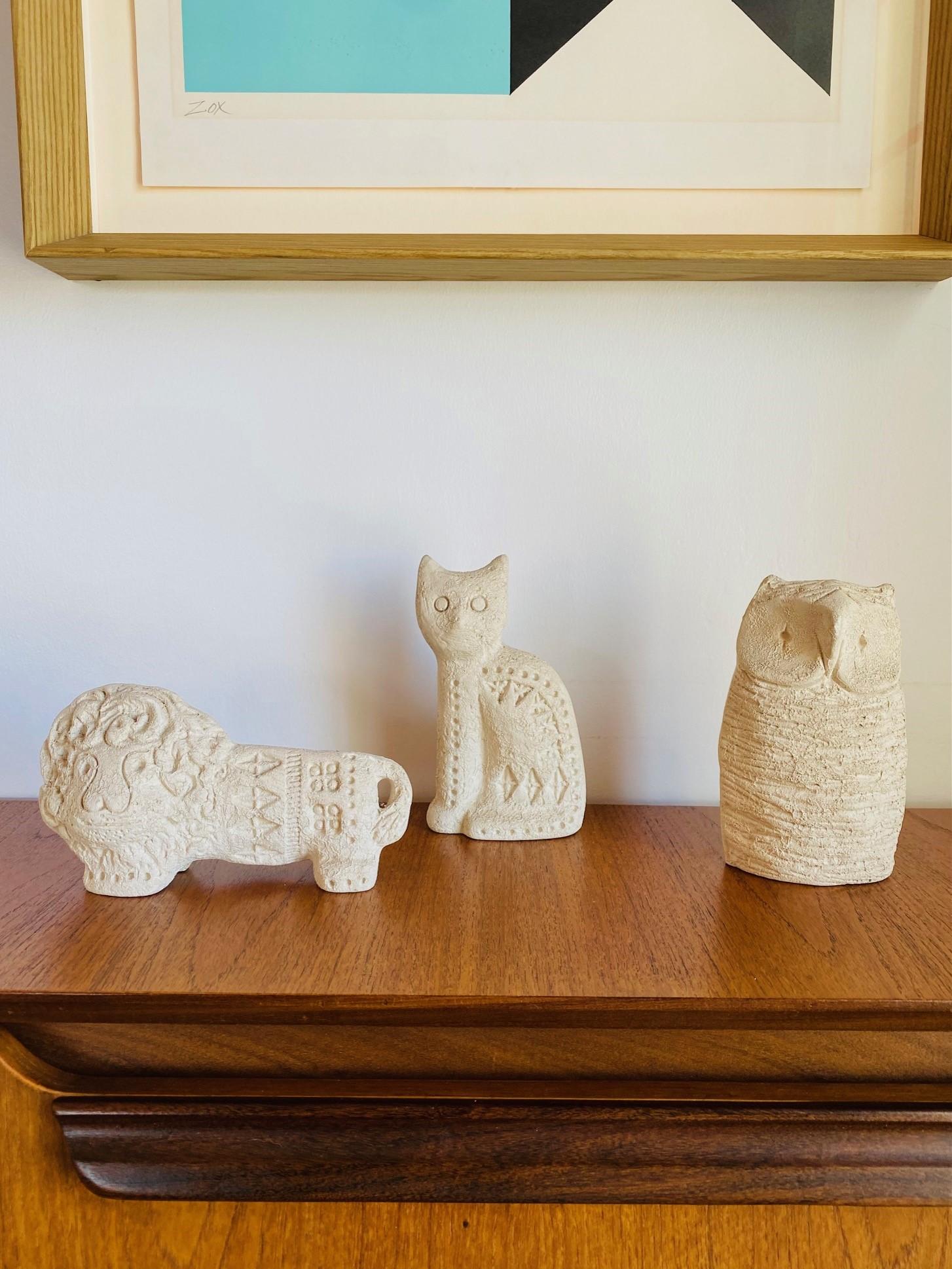 Hand-Crafted Vintage Flavia Montelupo Rimini Unglazed Ceramic Lion Italy  For Sale