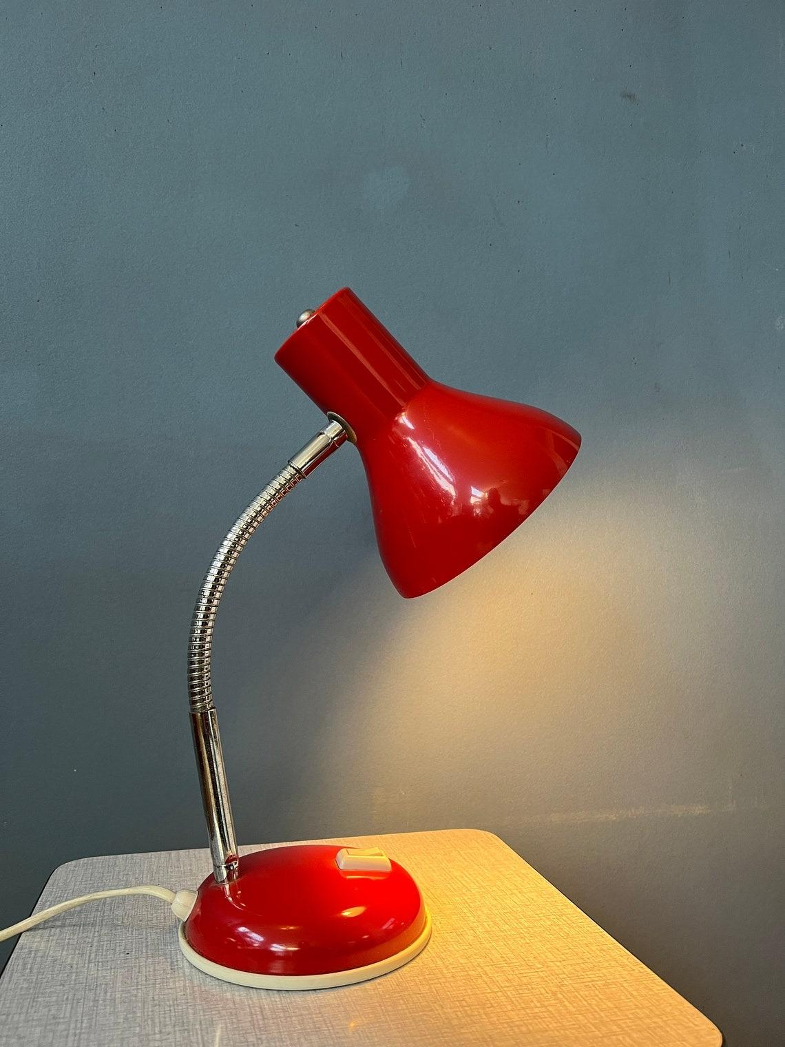 Vintage Flexible Red Spage Age Table Lamp, 1970s In Good Condition For Sale In ROTTERDAM, ZH