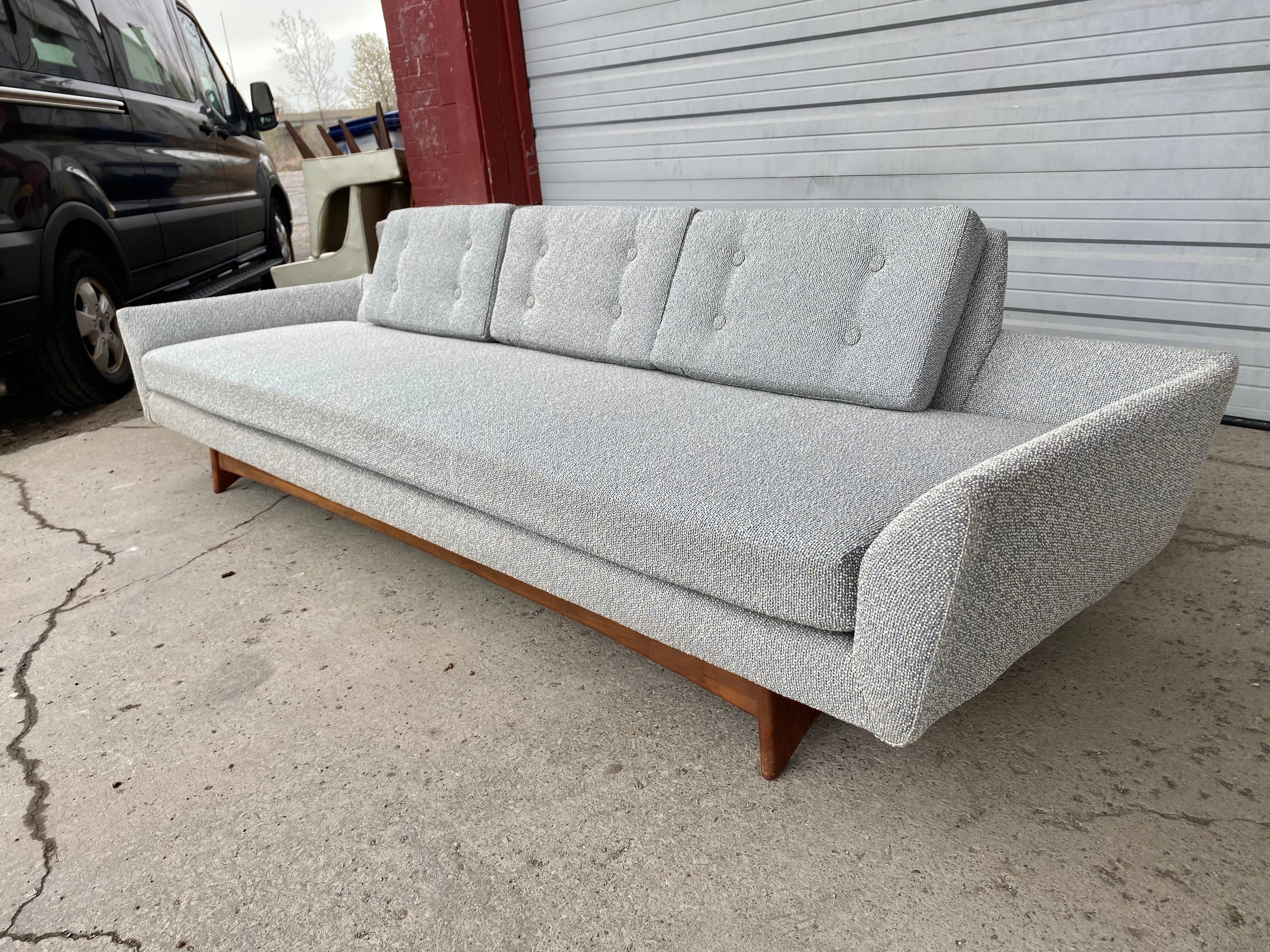 Flawlessly restored / reupholstered in wonderful ice blue boucle fabric, amazing modernist 