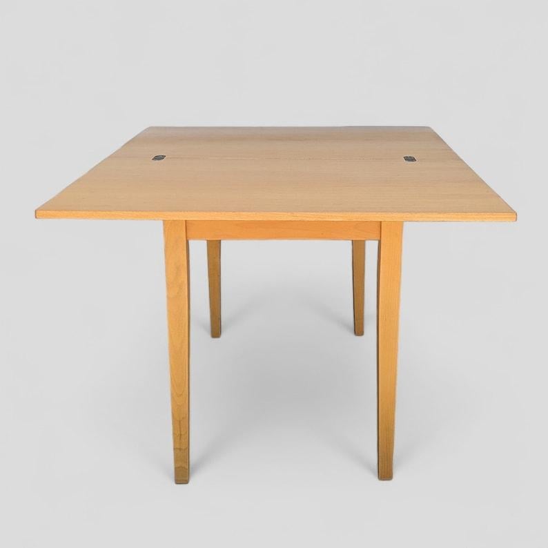 Mid-Century Modern Table de salle à manger vintage extensible, unique fabriquée en Roumanie, bois de hêtre en vente