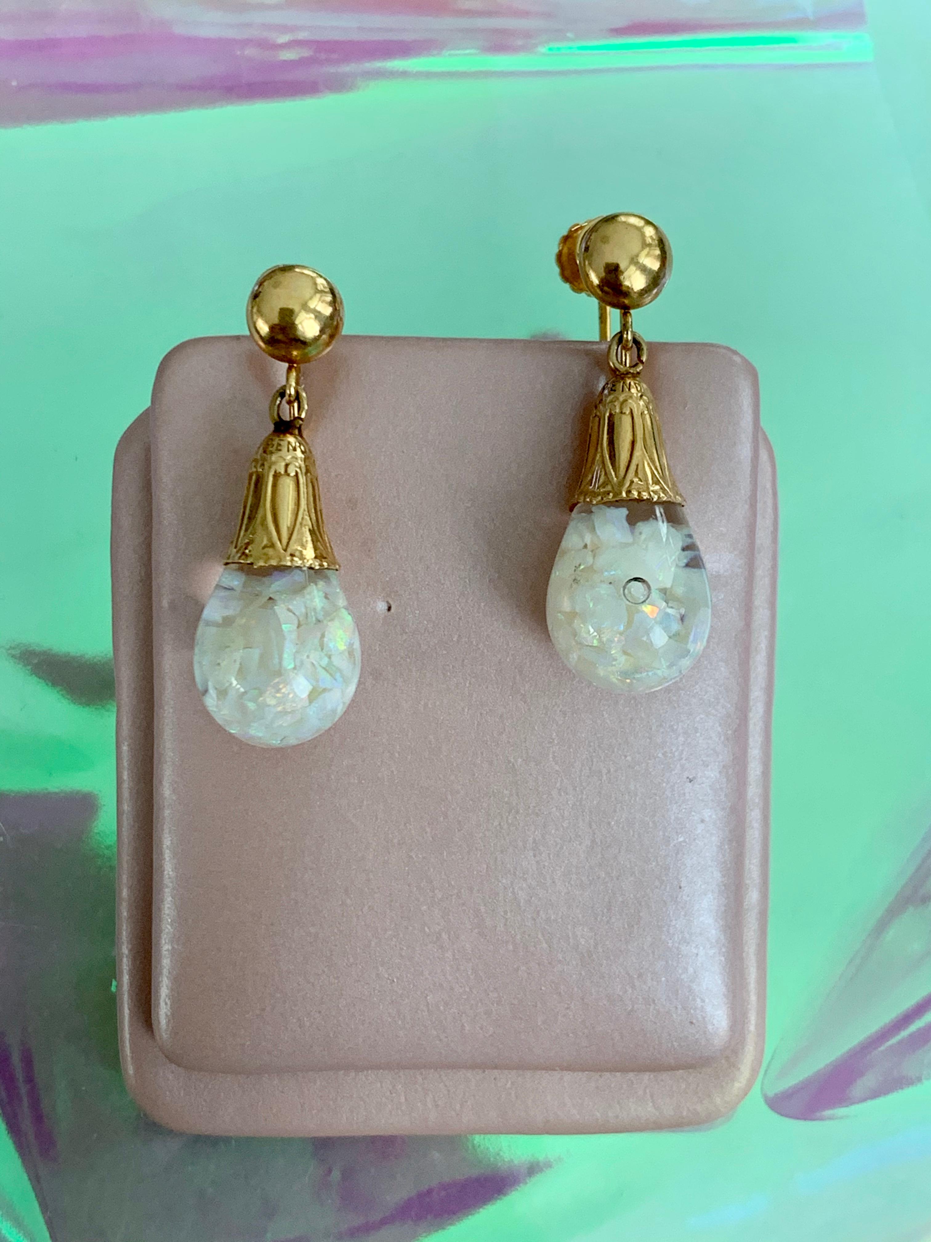 Vintage Floating Crushed Opal Drop 14 Karat Yellow Gold Screw Back Earrings In Good Condition In St. Louis Park, MN