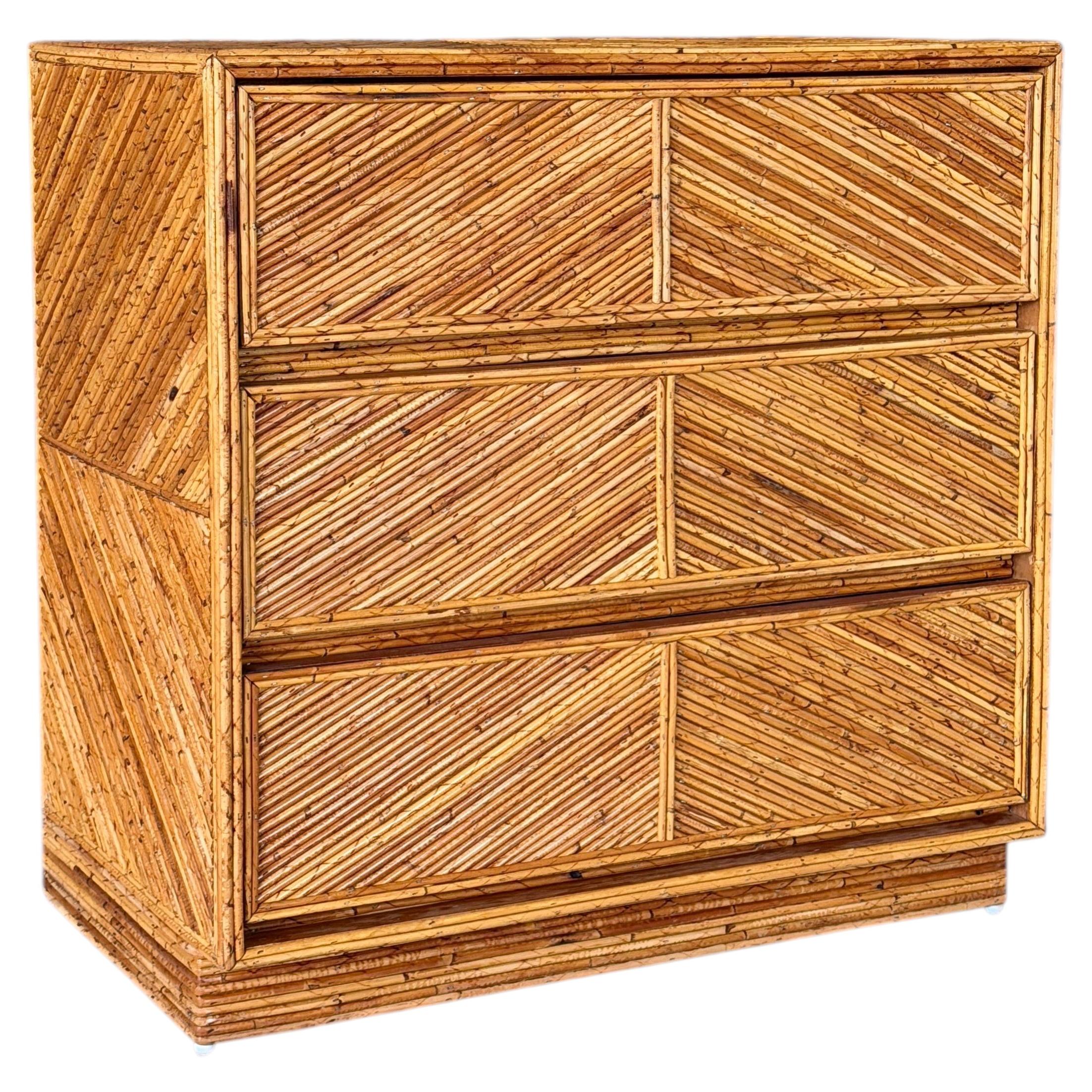Vintage Floating Pencil Rattan Three-Drawer Chest or Dresser en venta