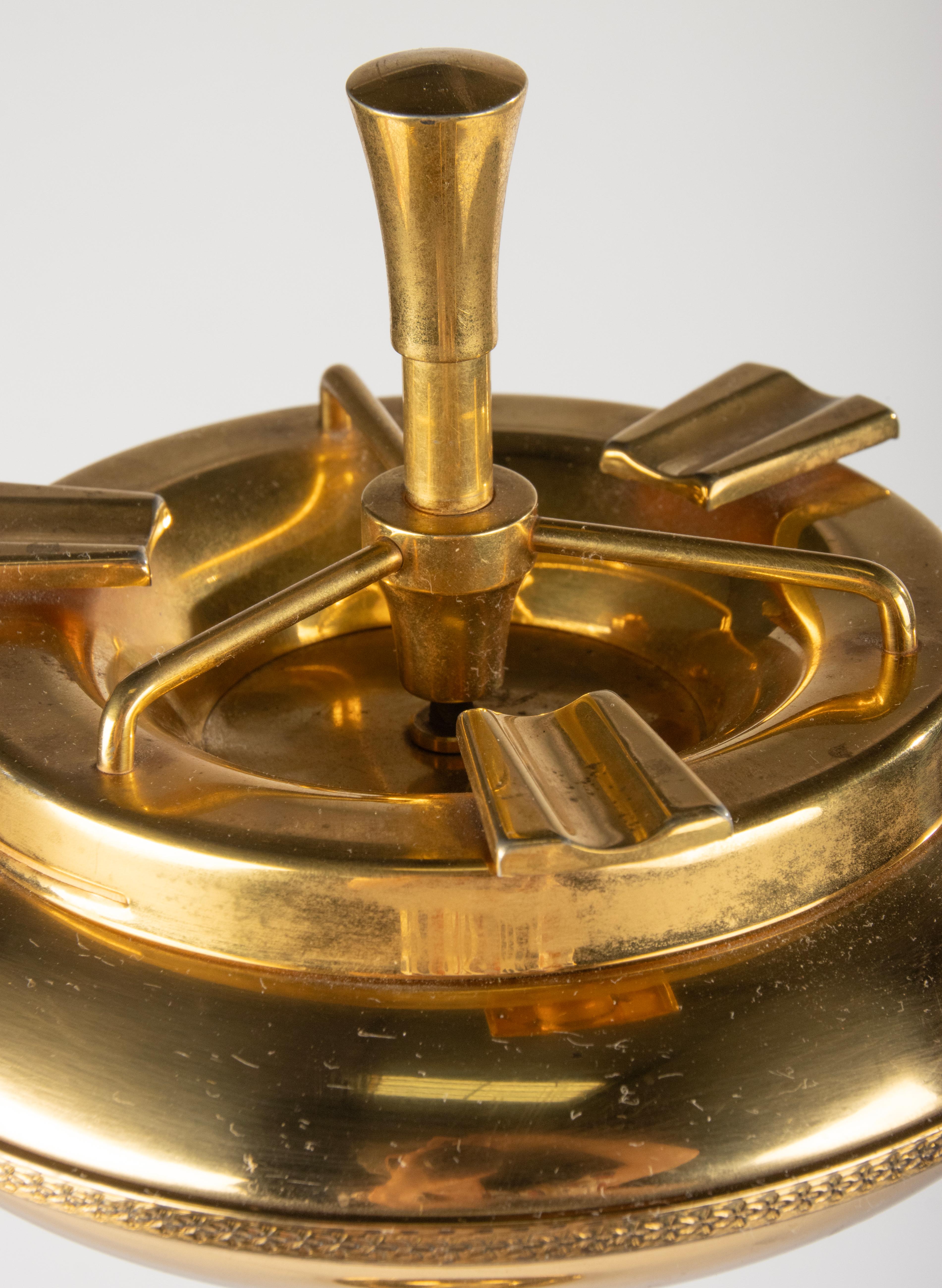 Stand-Aschenbecherständer im Hollywood-Regency-Stil – Bass und Onyx (Metall) im Angebot
