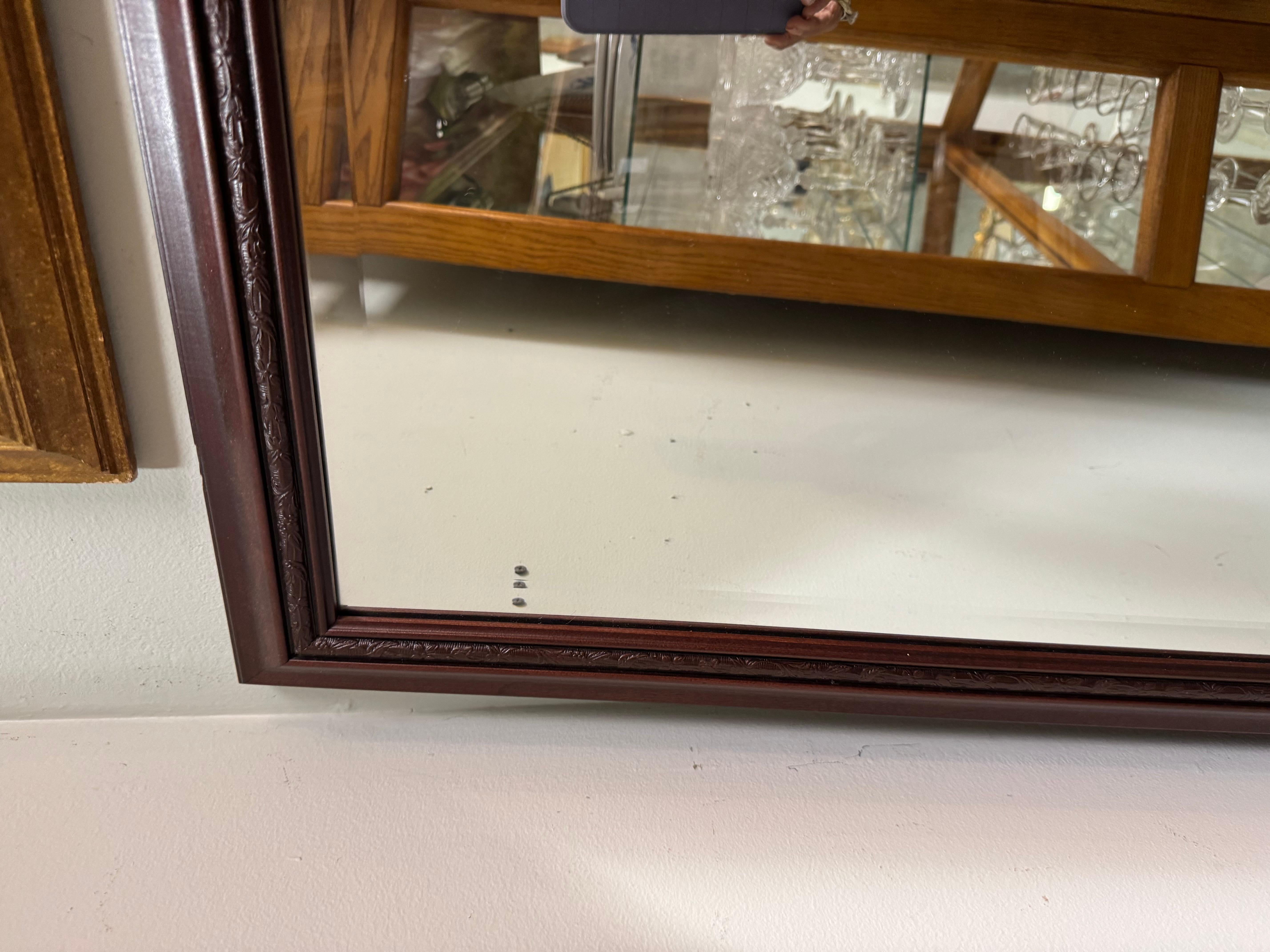 Espejo de suelo vintage extragrande con marco sencillo de madera lisa marrón en Bueno estado para la venta en Birmingham, AL