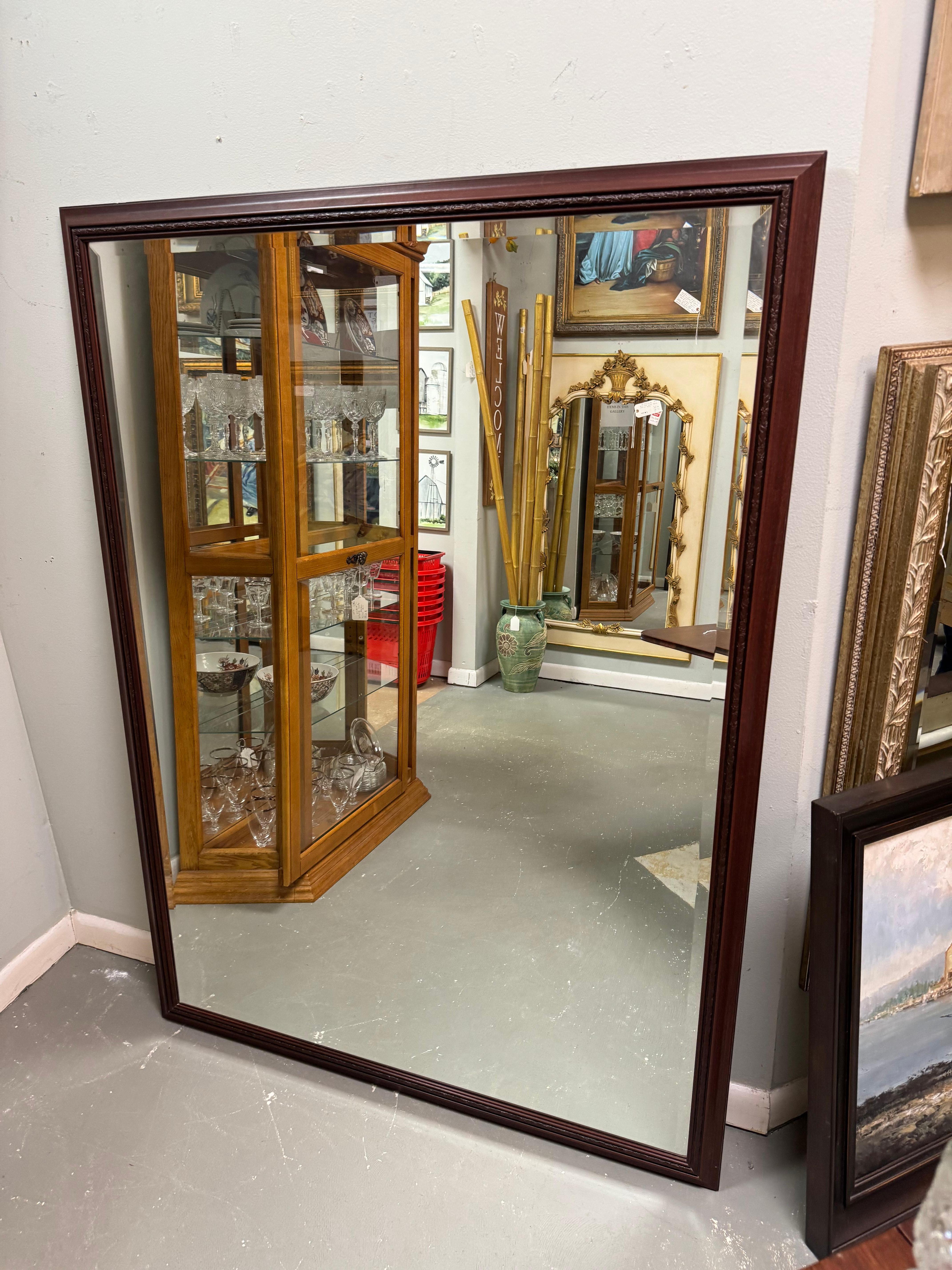 Espejo de suelo vintage extragrande con marco sencillo de madera lisa marrón Vidrio en venta