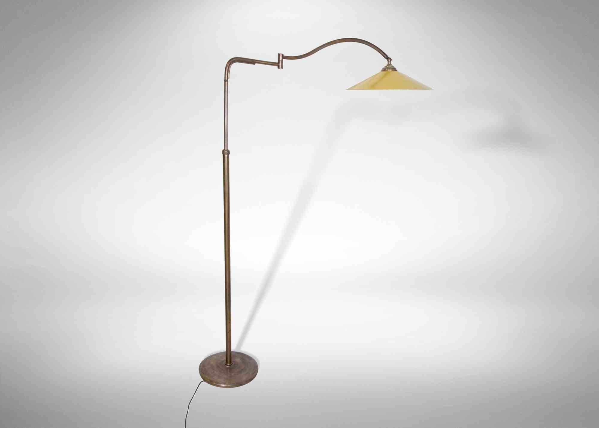 Vintage foor lamp by Arredoluce is an original lamp attributed to Angelo Lelli and manufactured by Arredoluce in 1950s.

A brass and metal lamp yellow colored.

Good conditions.

Arredoluce was a lighting manufacturer founded by Angelo Lelli