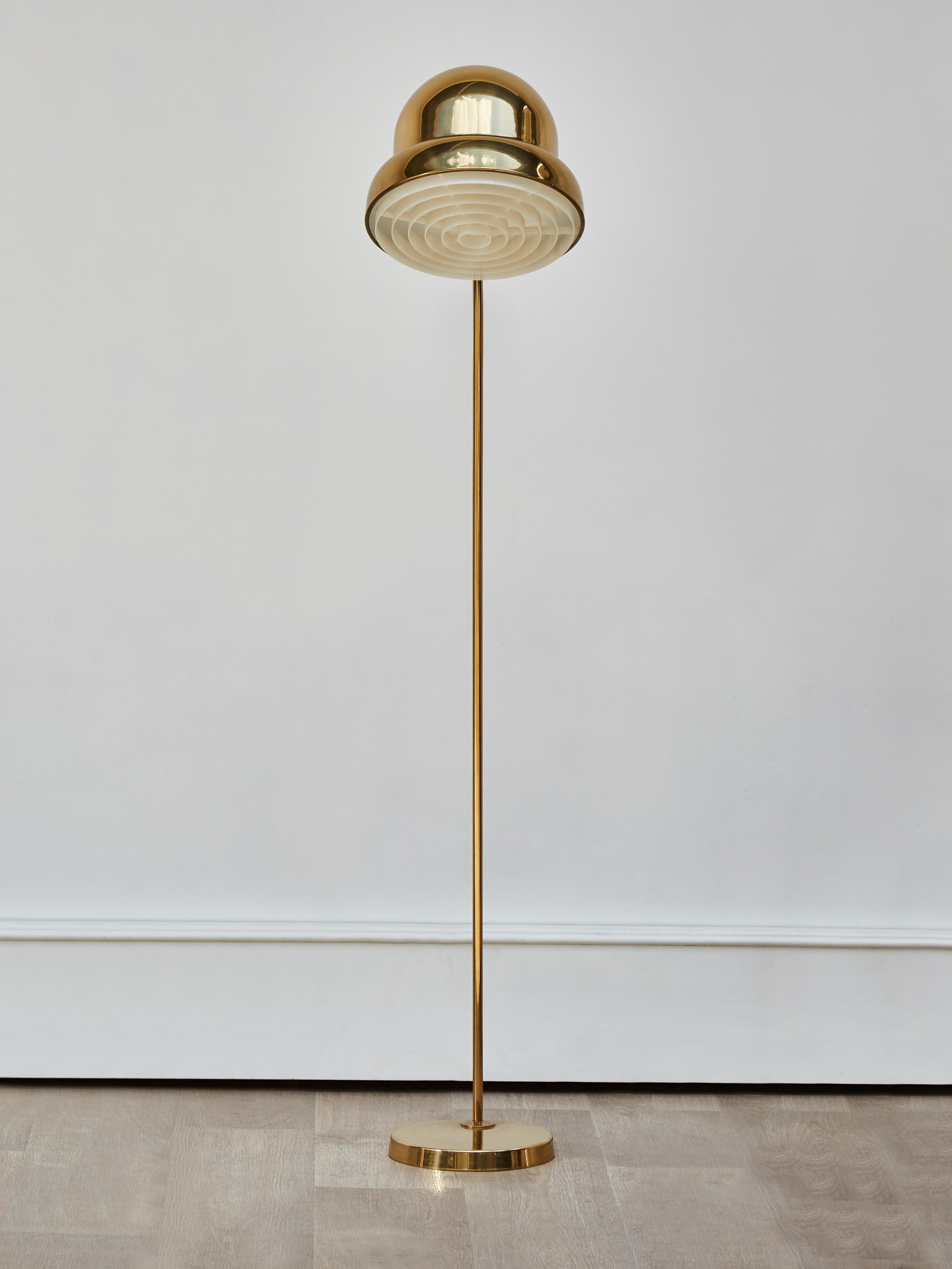 Beautiful vintage floor lamp in brass signed by Bergboms
Sweden, 1960s.