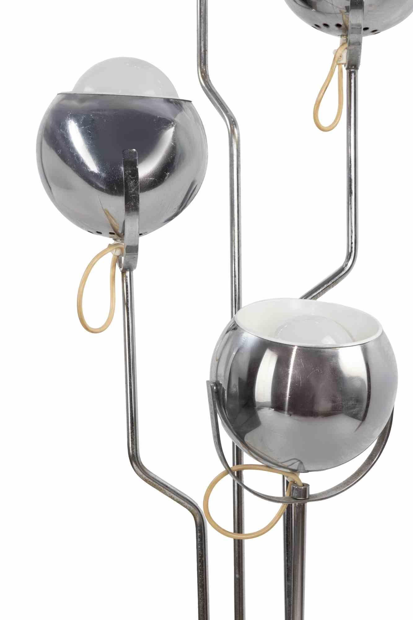 Lámpara de pie vintage realizada por Goffredo Reggiani en la década de 1970.

4 luces, tubo de acero cromado.

Muy buen estado.