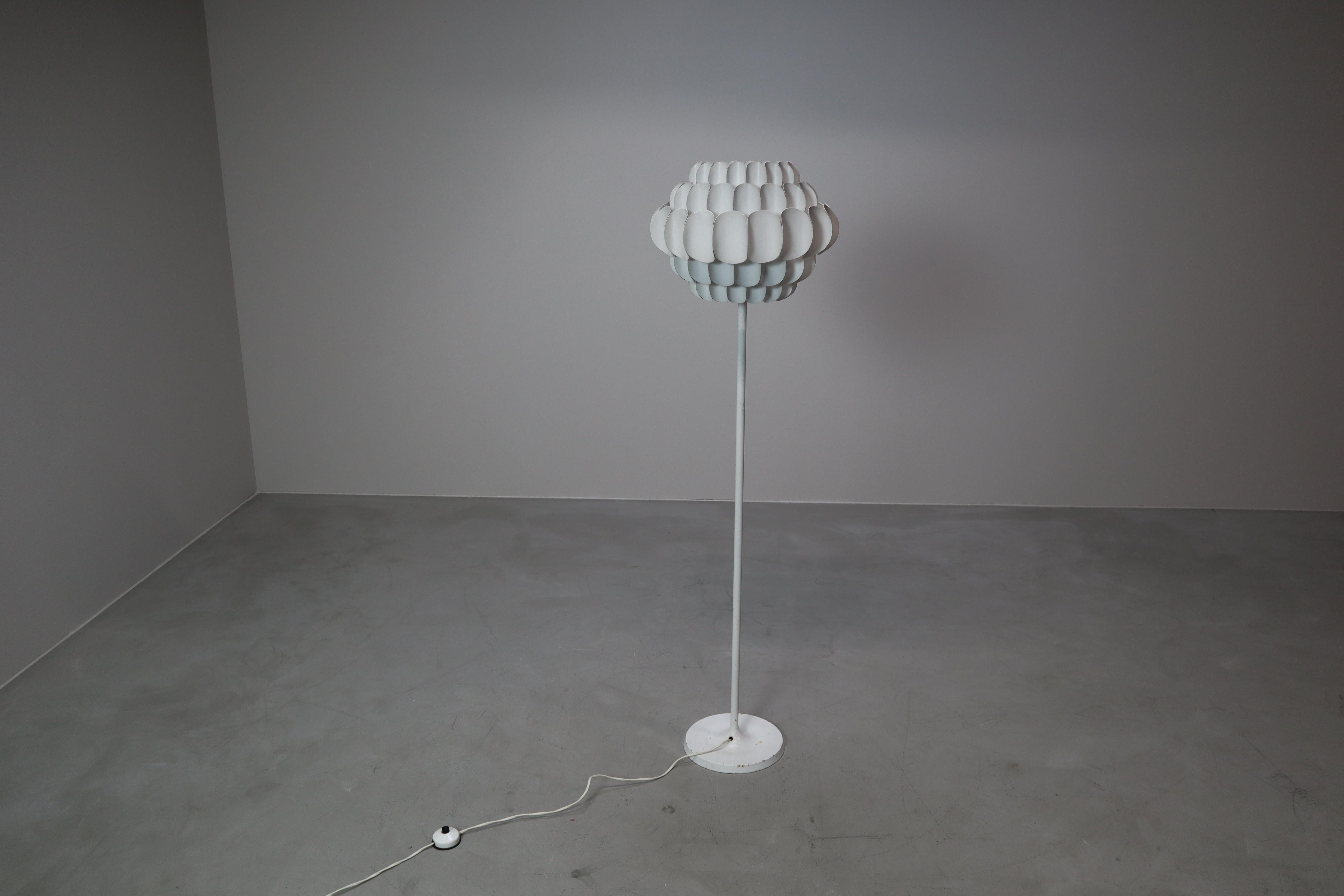 Vintage Floor Lamp by Temde Leuchten, 1960s Germany For Sale 3