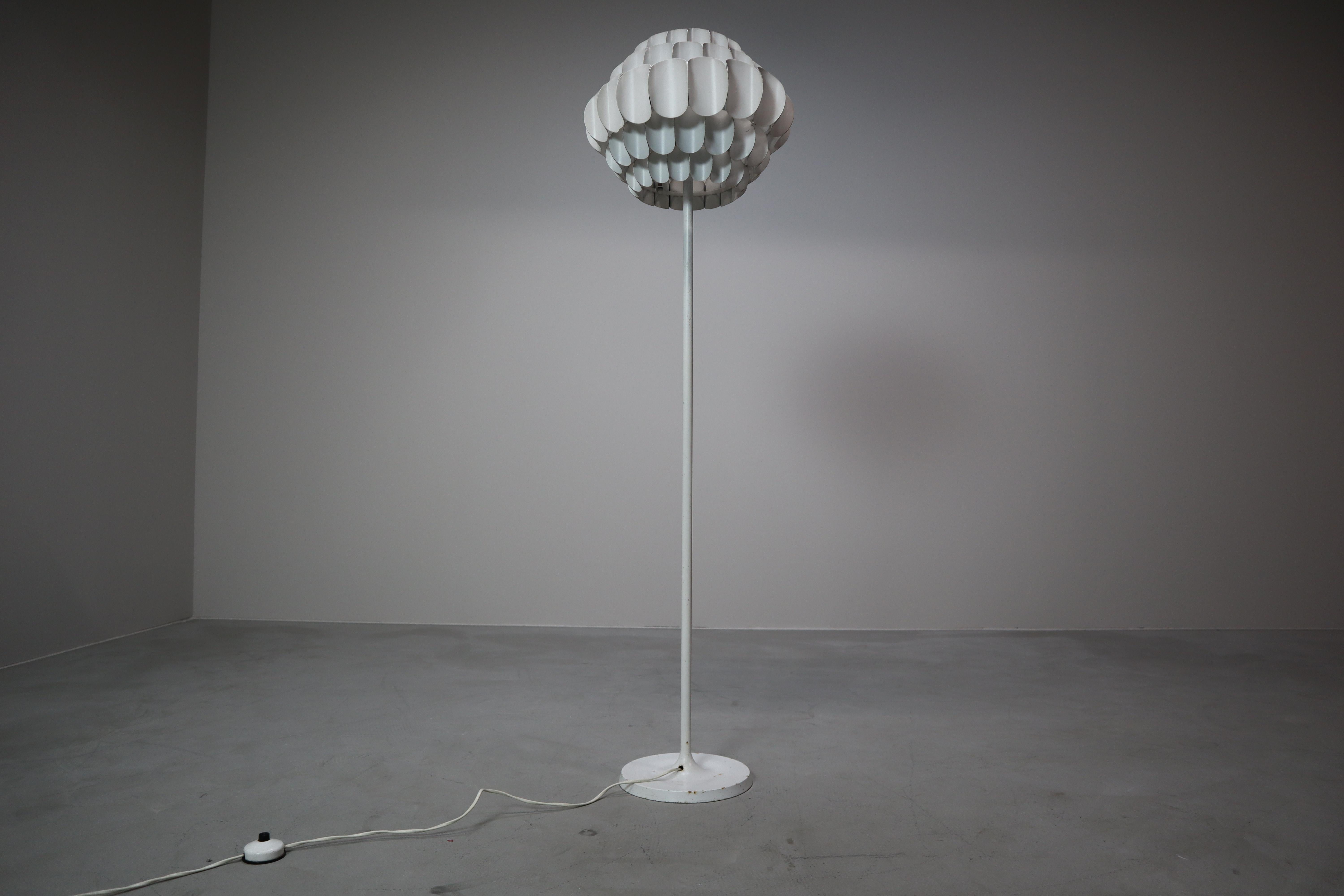 Vintage Floor Lamp by Temde Leuchten, 1960s Germany For Sale 2