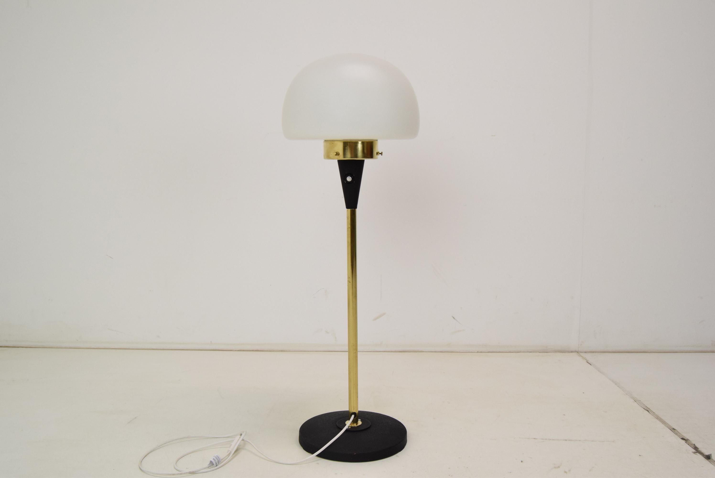 Made in Czechoslovakia
Made of Opaline Glass,Black metal basse,Brass rod witha aged patina
The lamp was completely disassembled and cleaned
It is equipped with a new electrical installation
40W,E27 or E26 bulb
US adapter included
Good Condition
