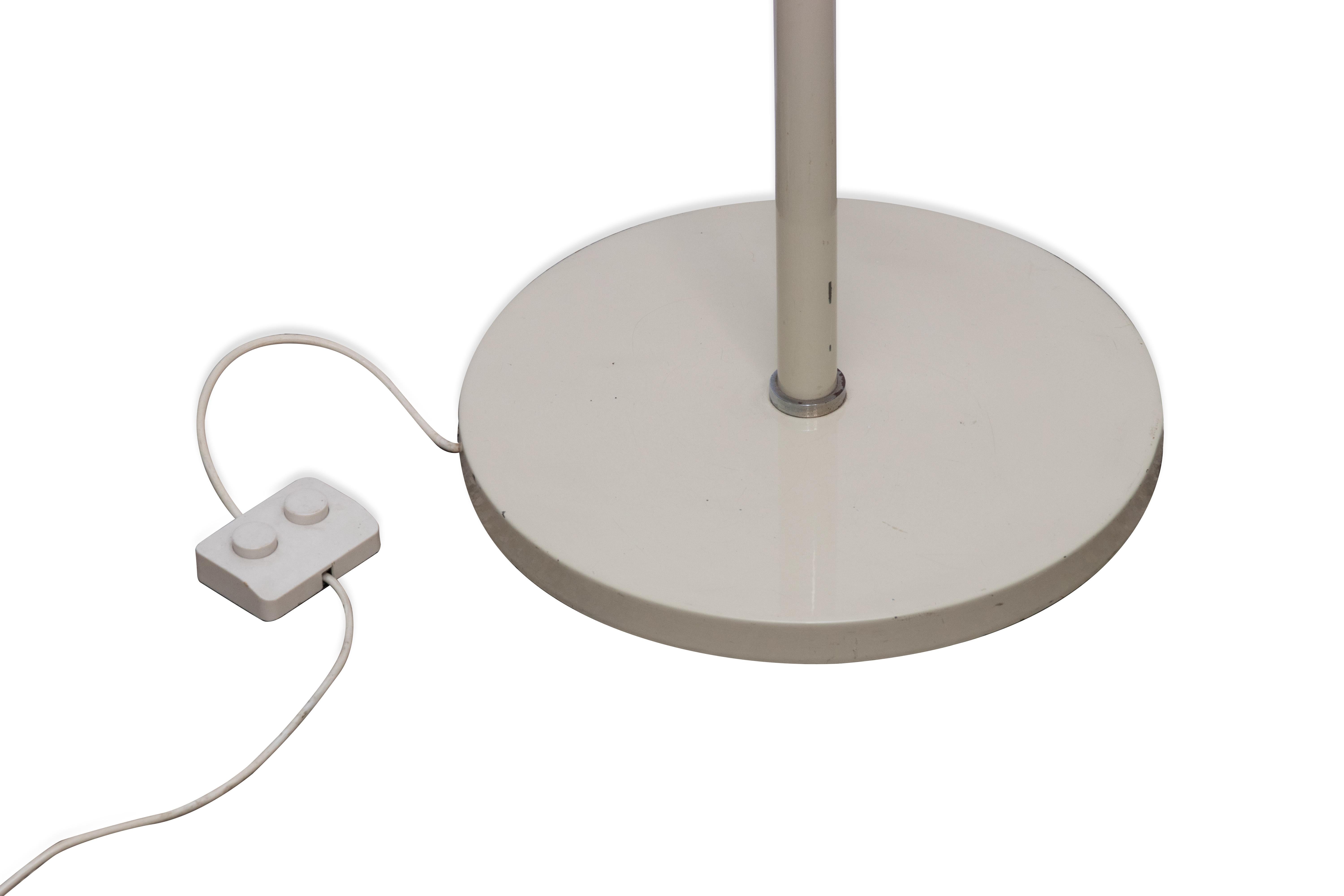 Vintage Floor Lamp, Italy, 1960s In Good Condition For Sale In Roma, IT