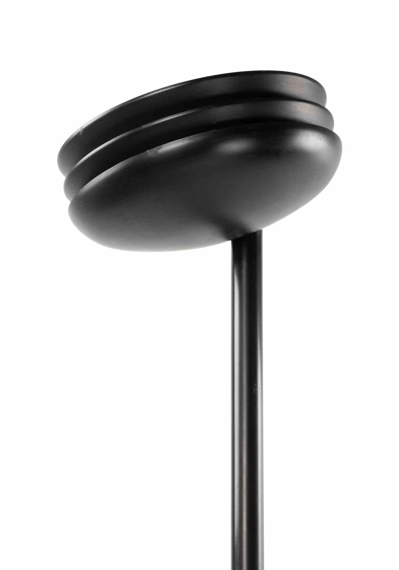 Vintage floor lamp realized by italian manufacture in 1980s.

Metal and plastic.

Very Good condition.