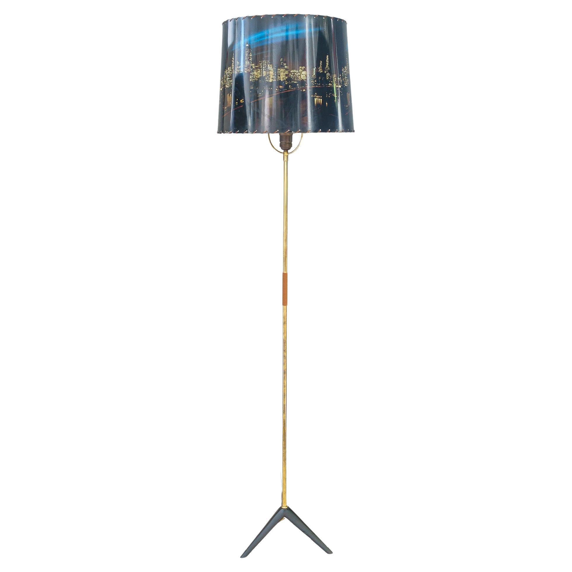 Lampadaire vintage avec abat-jour motif New York Vintage vers 1950 ( l'abat-jour est endommagé ) en vente